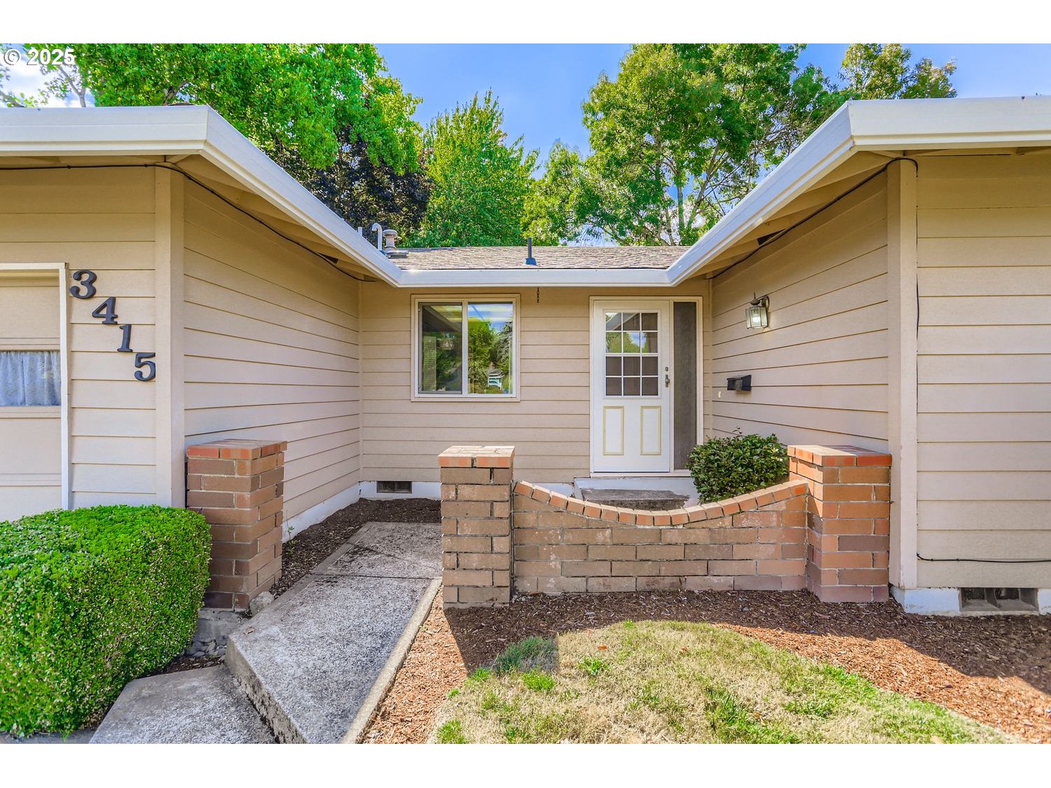 3415 NW ASHLAND DR
