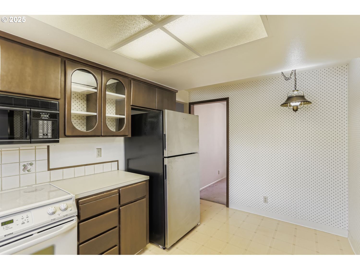3415 NW ASHLAND DR