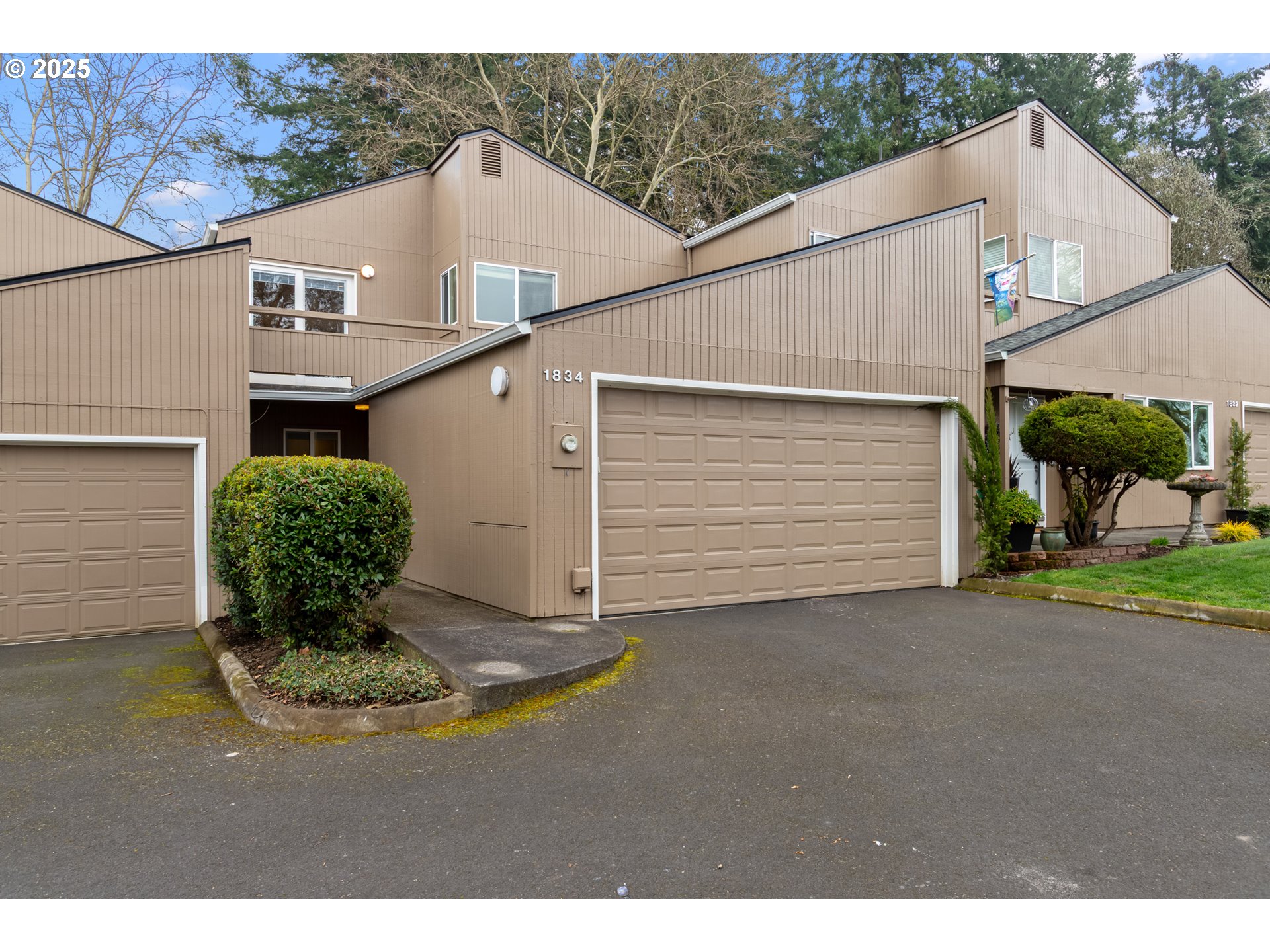 1834 NW SHOREWOOD CT