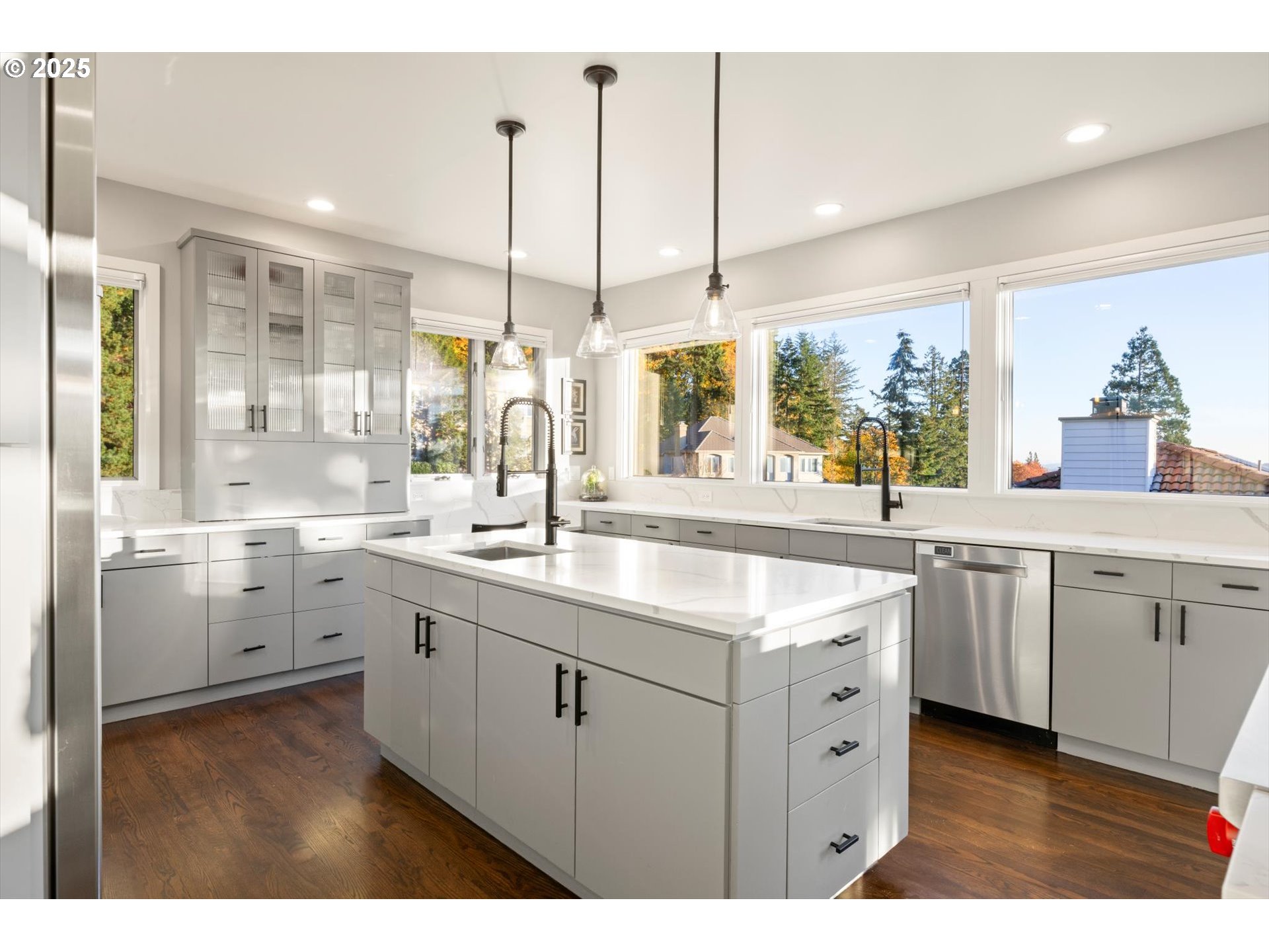 3440 SW DOSCHVIEW CT