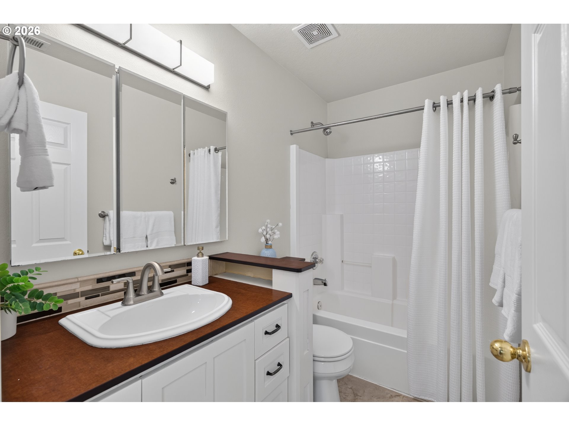 22104 SW LIST PL