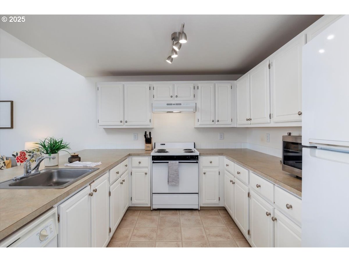 17602 NW SPRINGVILLE RD C-2