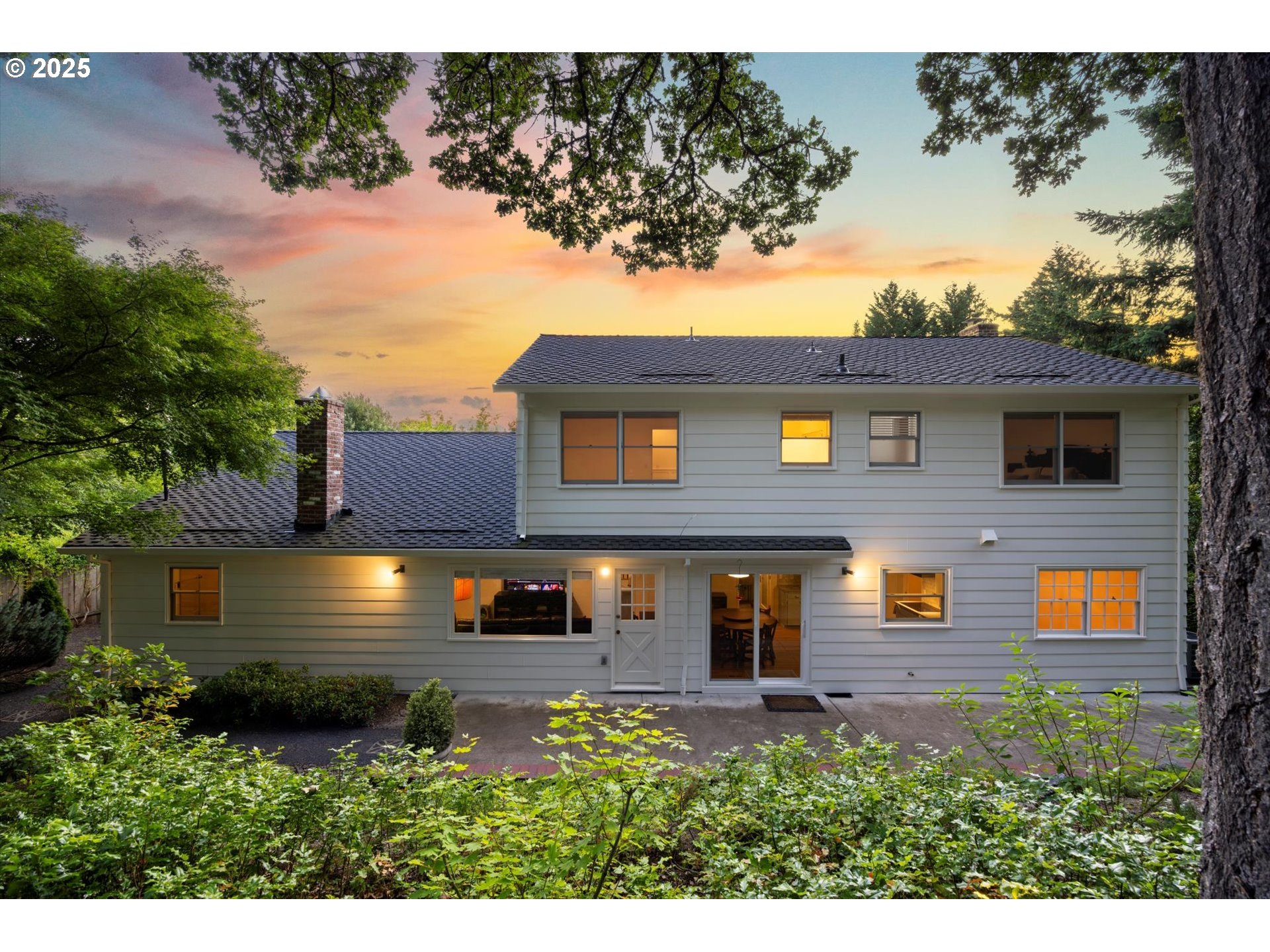1600 SW PARKWOOD DR