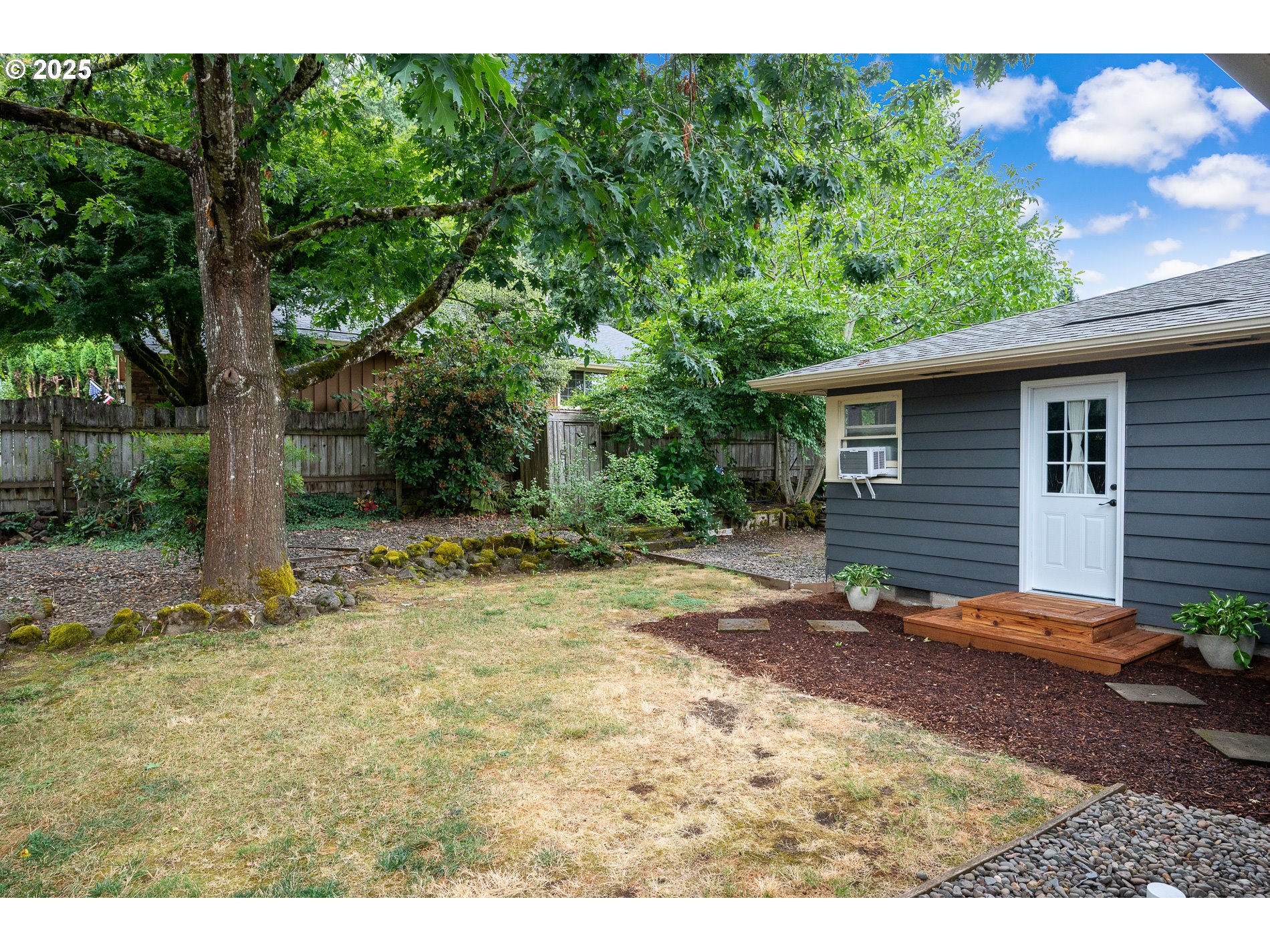 8060 SE STRAWBERRY LN