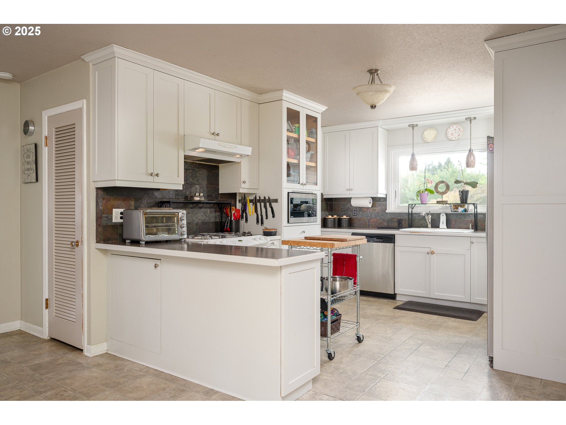 8060 SE STRAWBERRY LN