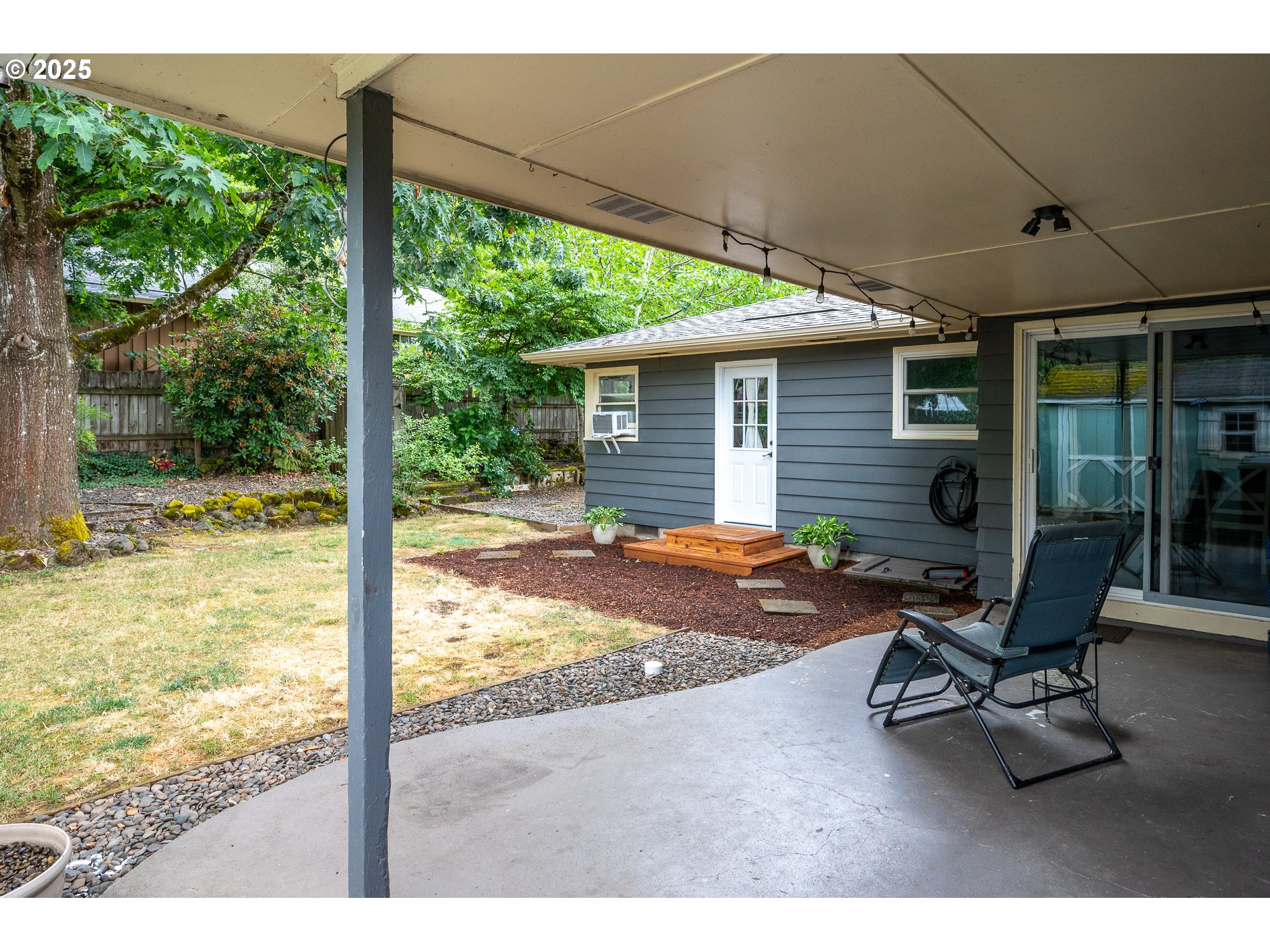 8060 SE STRAWBERRY LN