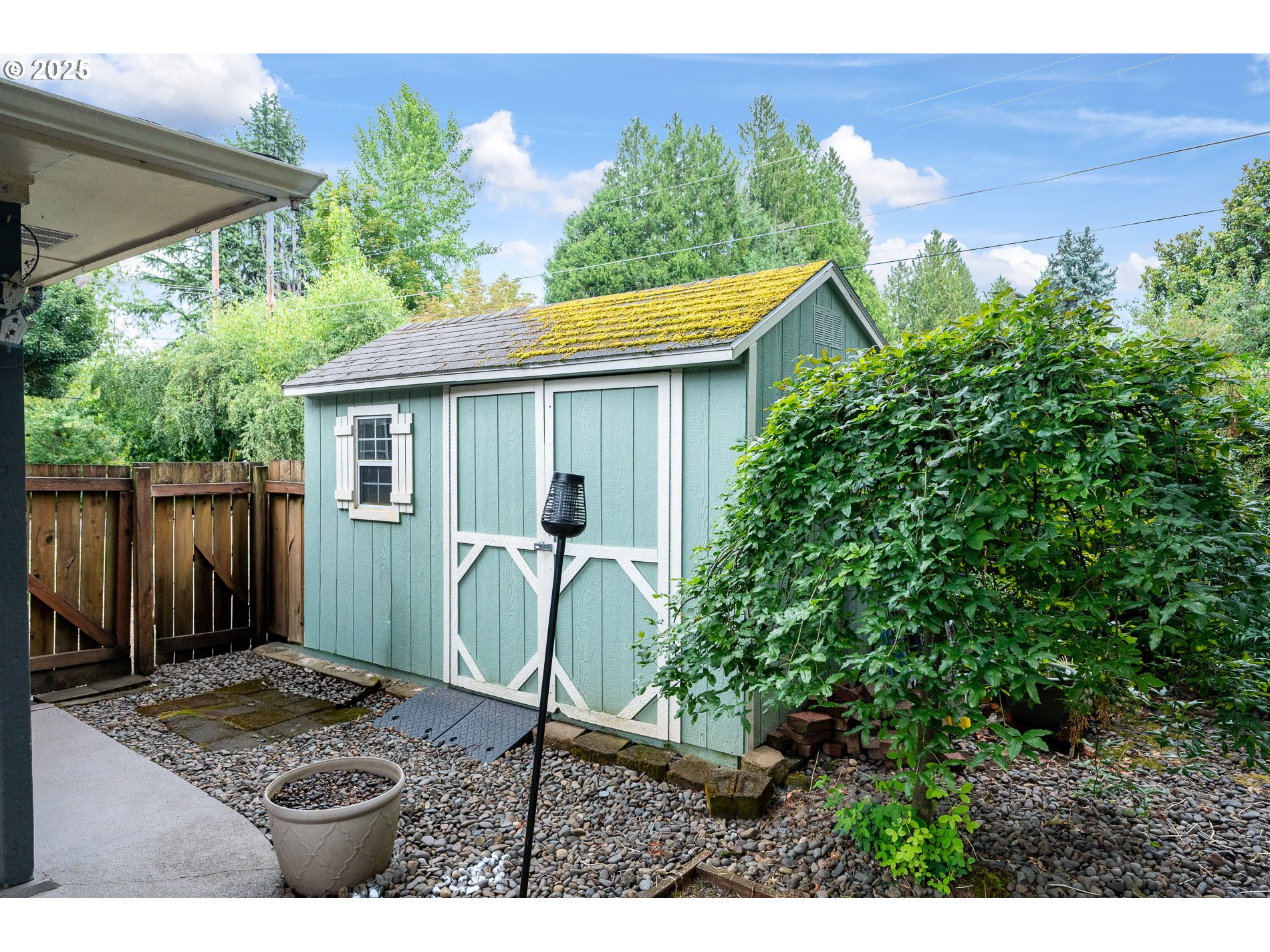 8060 SE STRAWBERRY LN