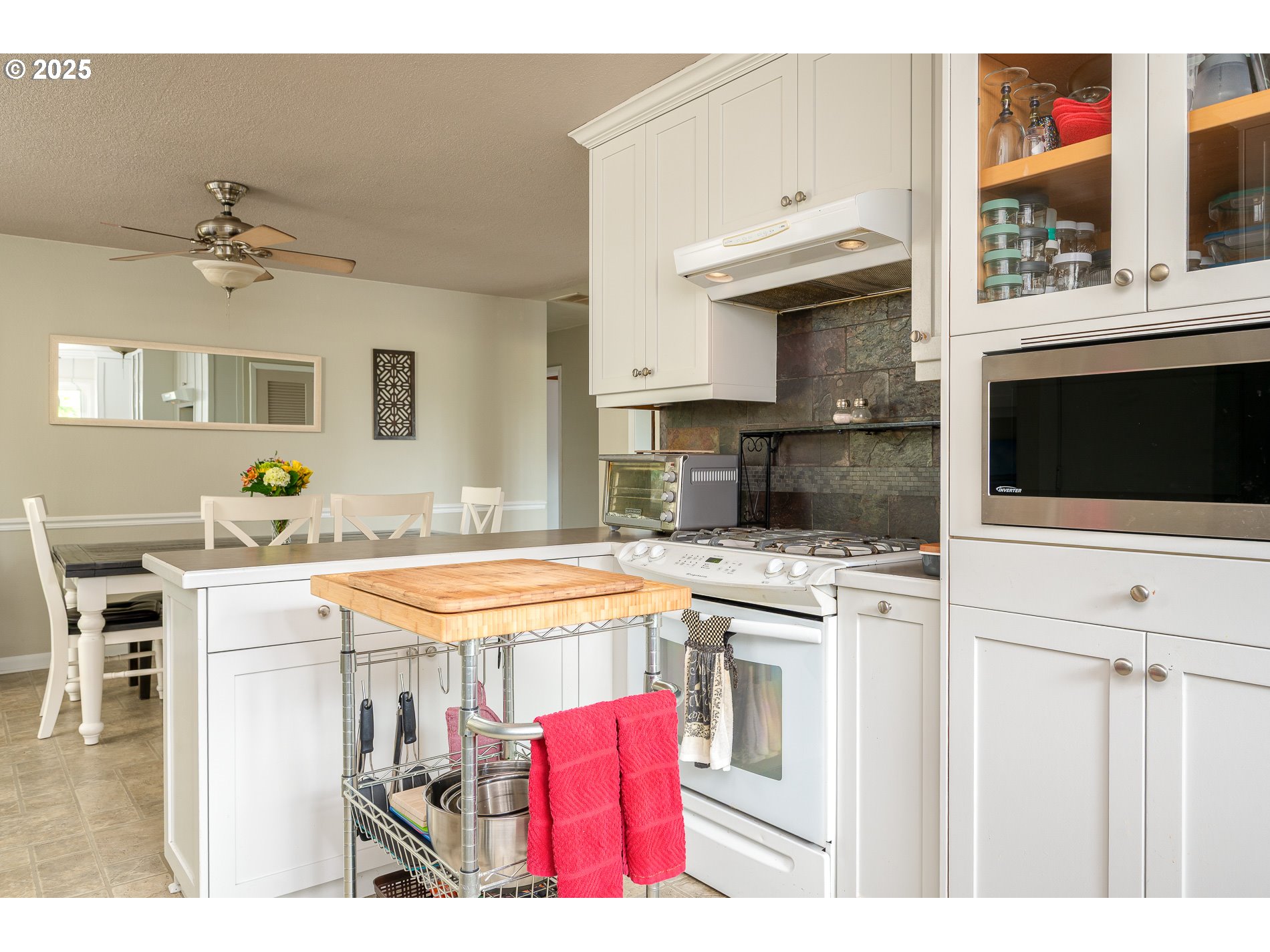 8060 SE STRAWBERRY LN