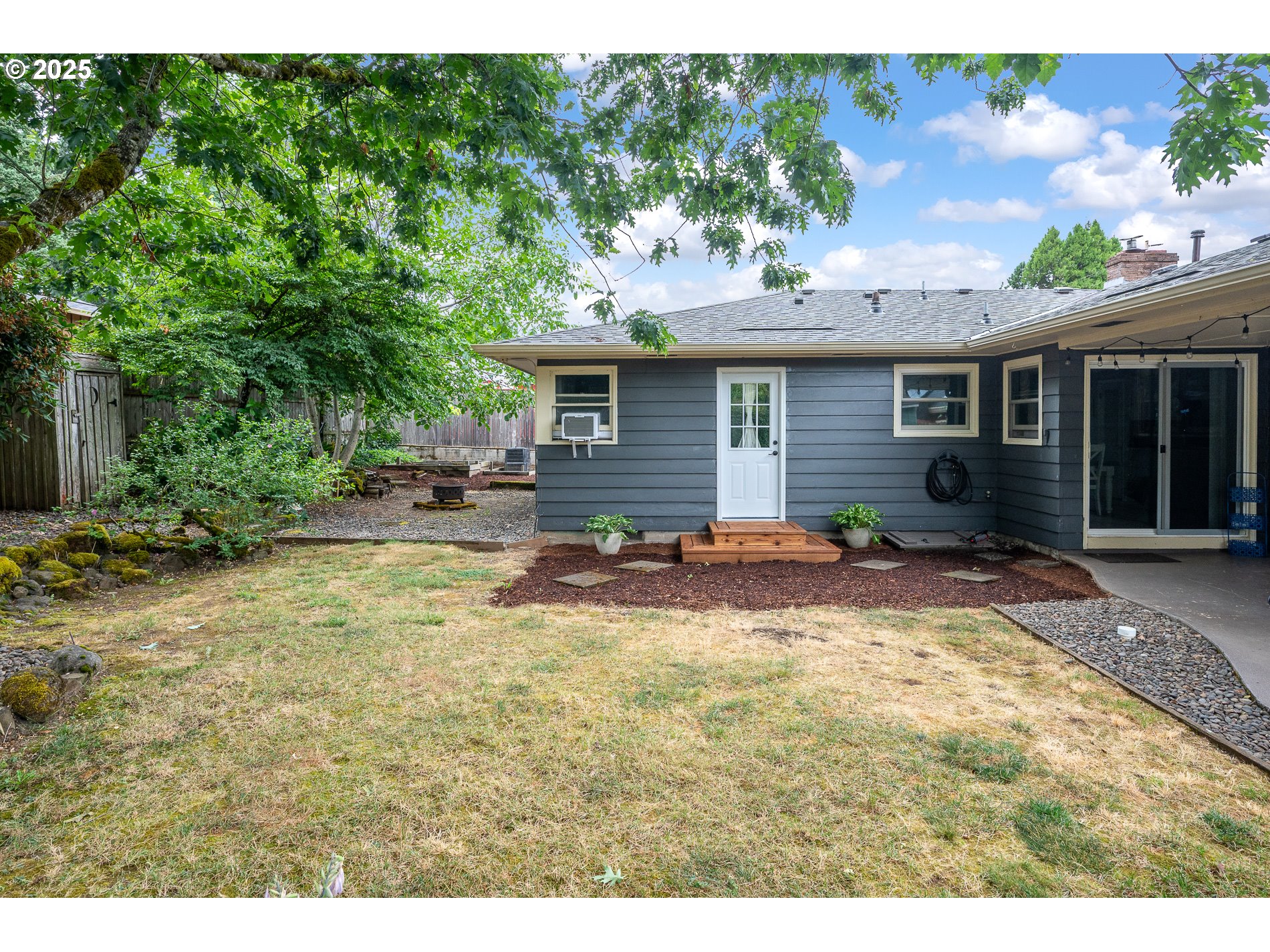 8060 SE STRAWBERRY LN