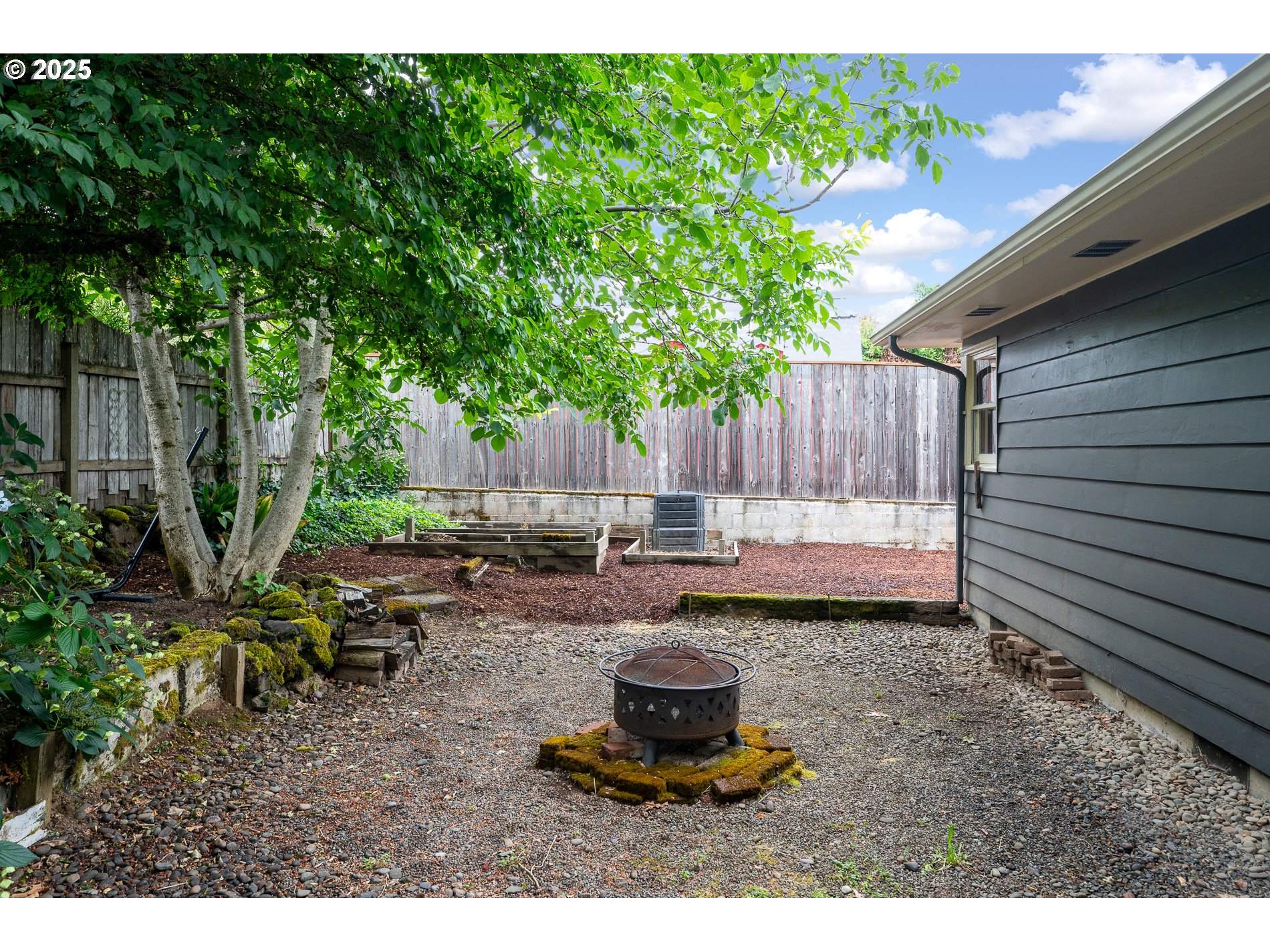 8060 SE STRAWBERRY LN