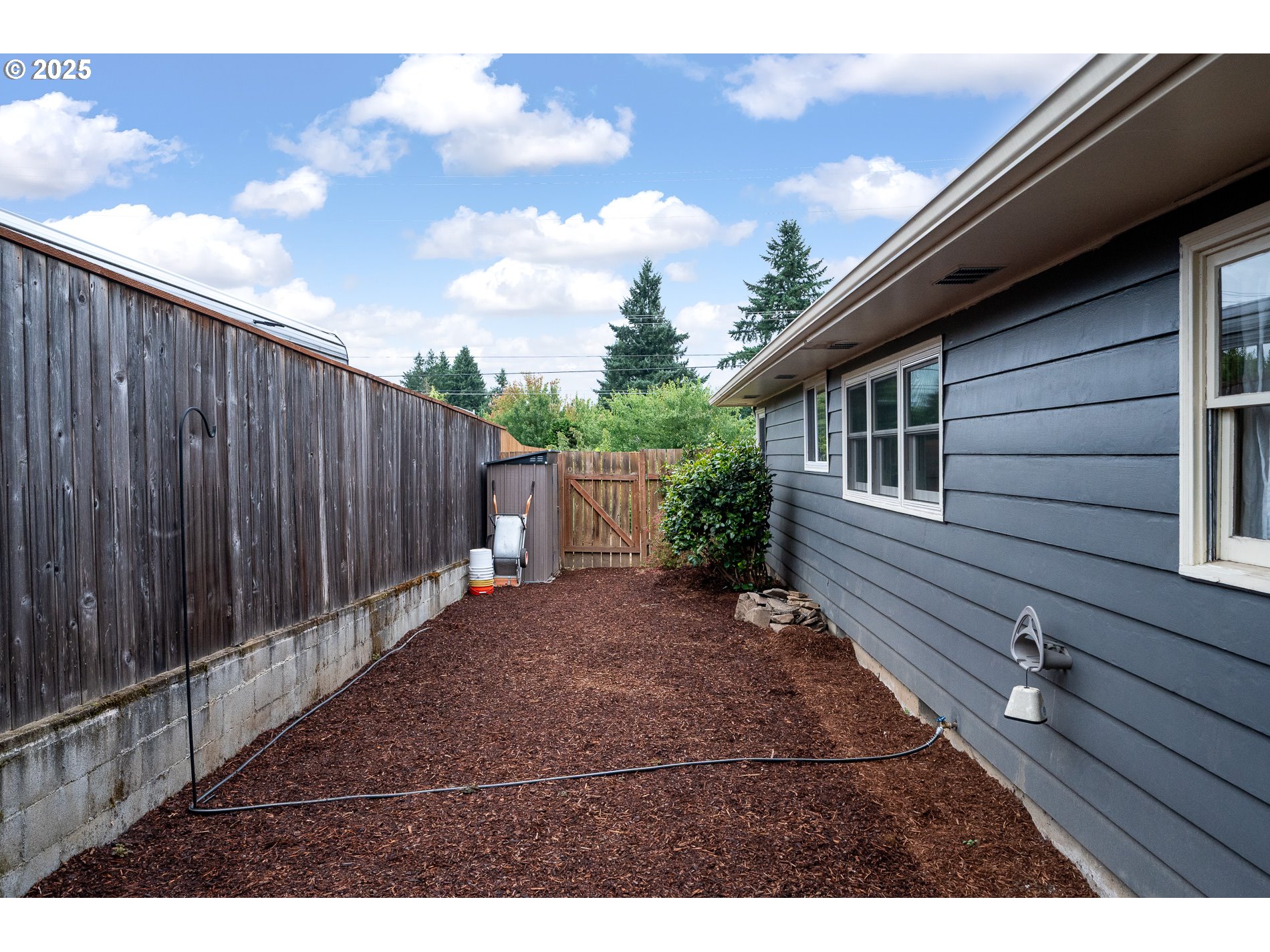 8060 SE STRAWBERRY LN