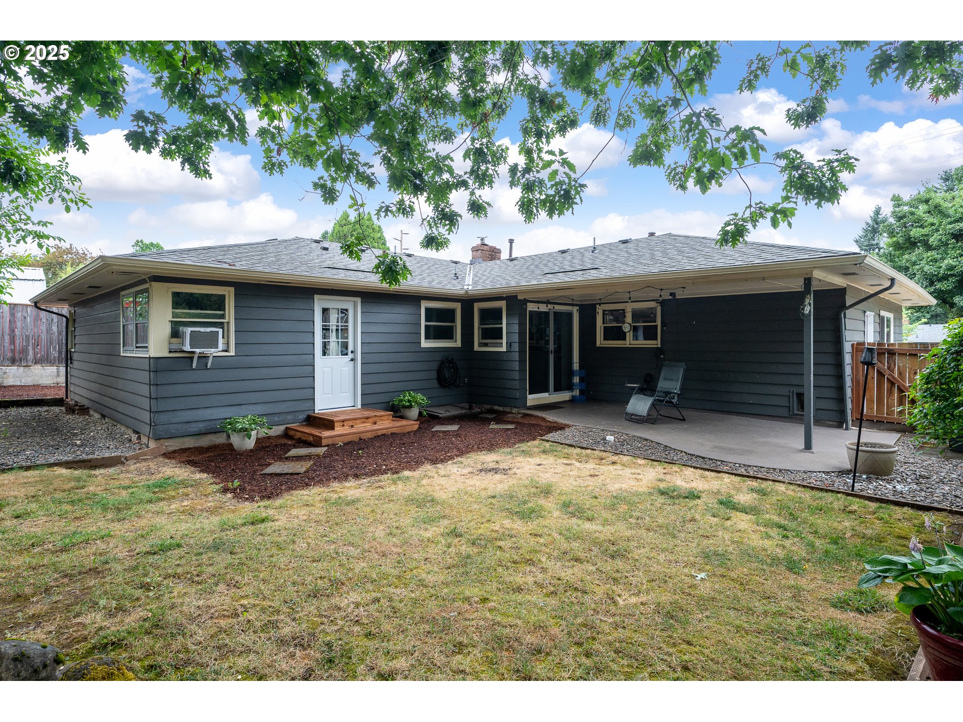 8060 SE STRAWBERRY LN