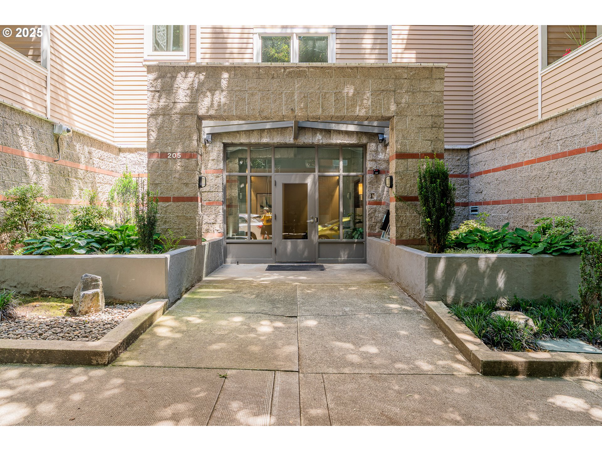 205 S MONTGOMERY ST 401B