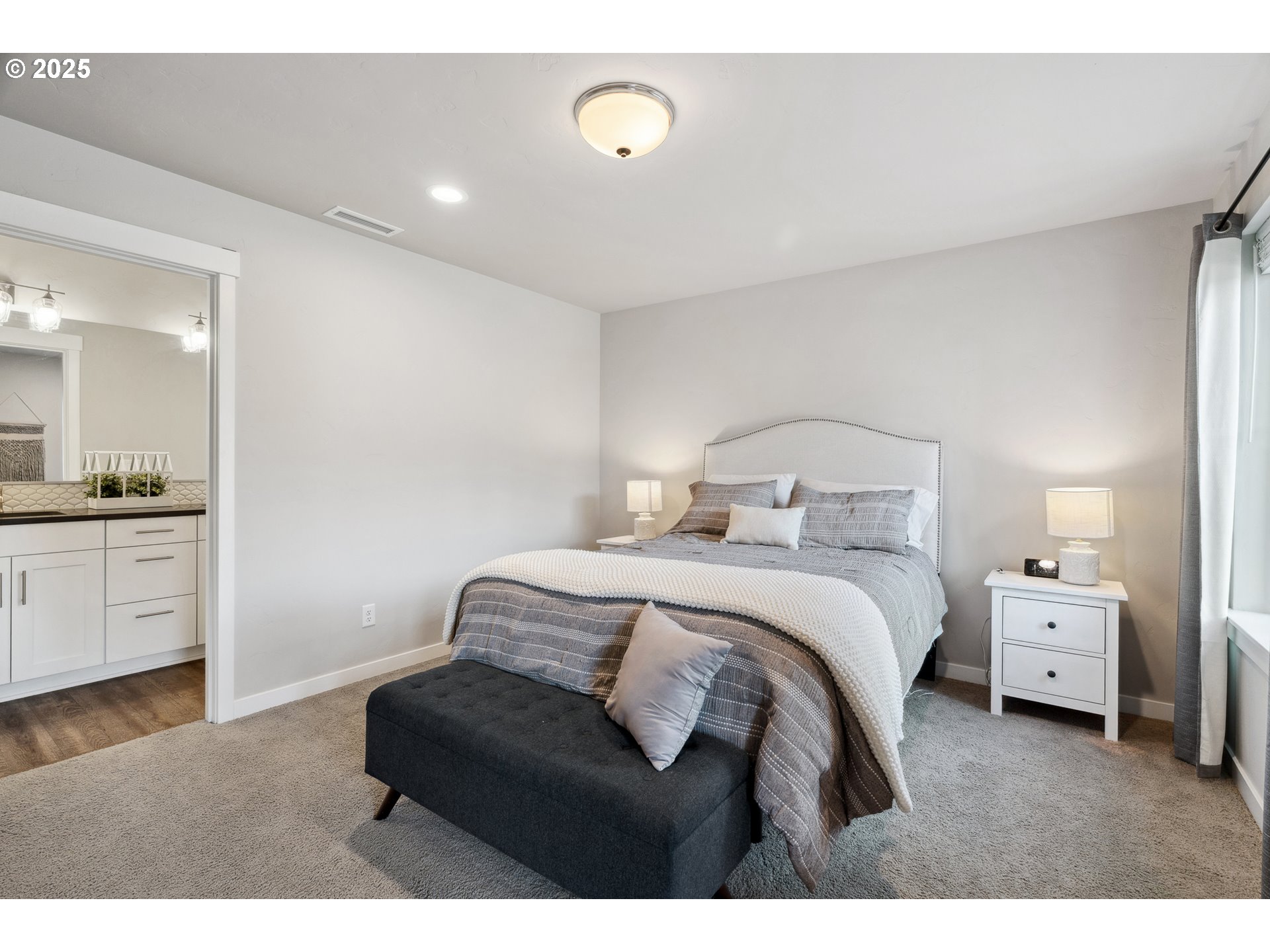 3991 SE CENTURY BLVD