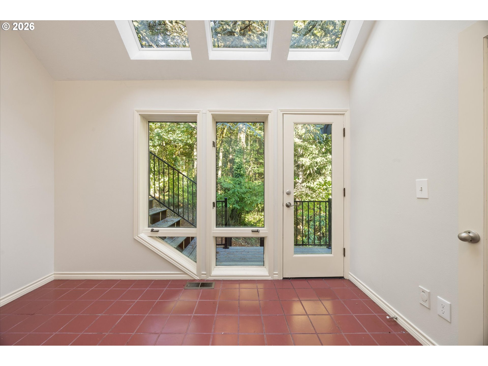 18520 DELENKA LN