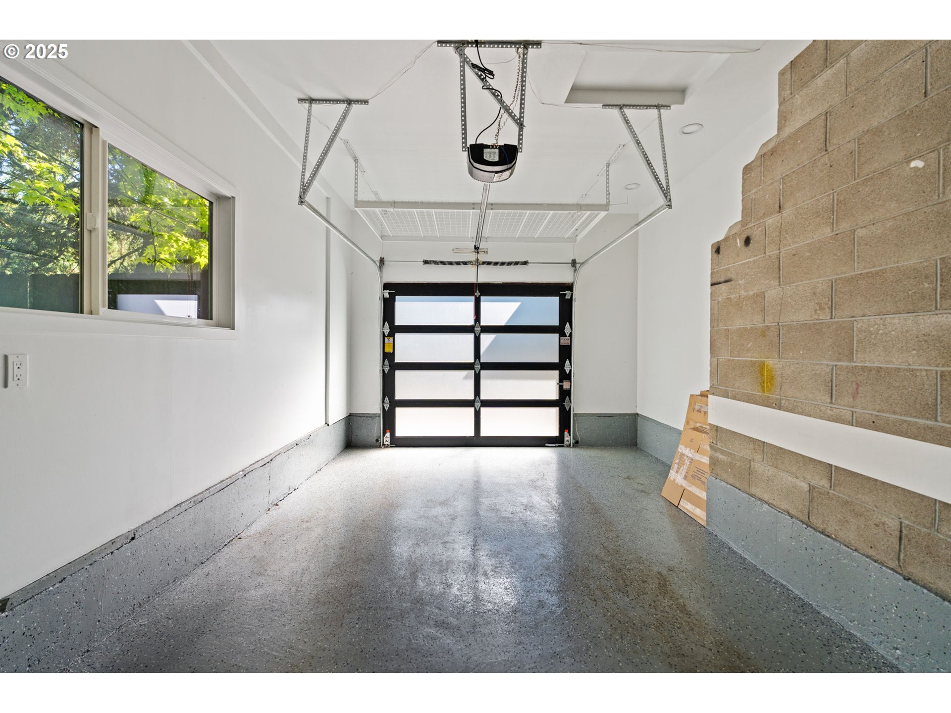 2345 SW DEWITT ST, Portland