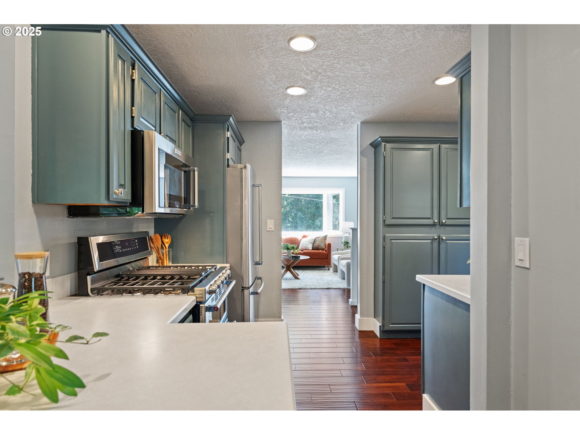 2345 SW DEWITT ST, Portland