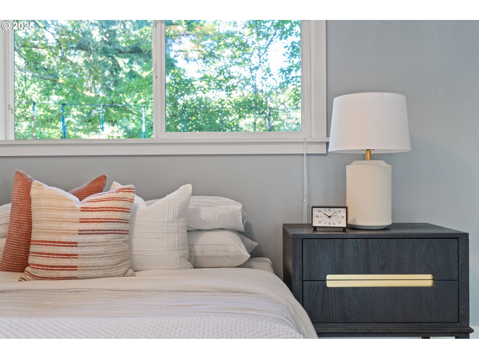 2345 SW DEWITT ST, Portland