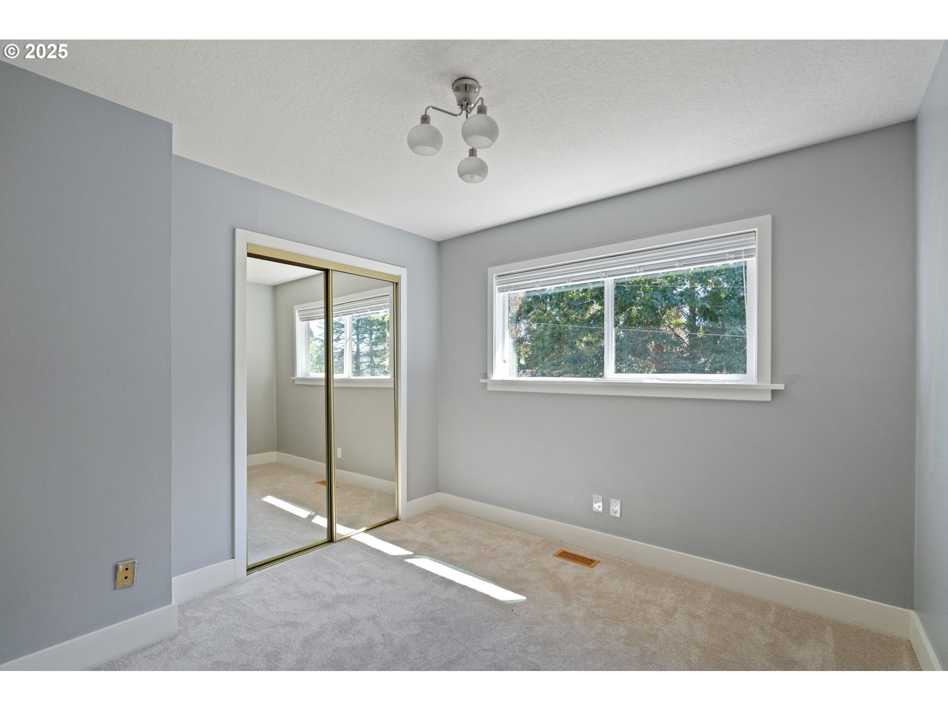 2345 SW DEWITT ST, Portland