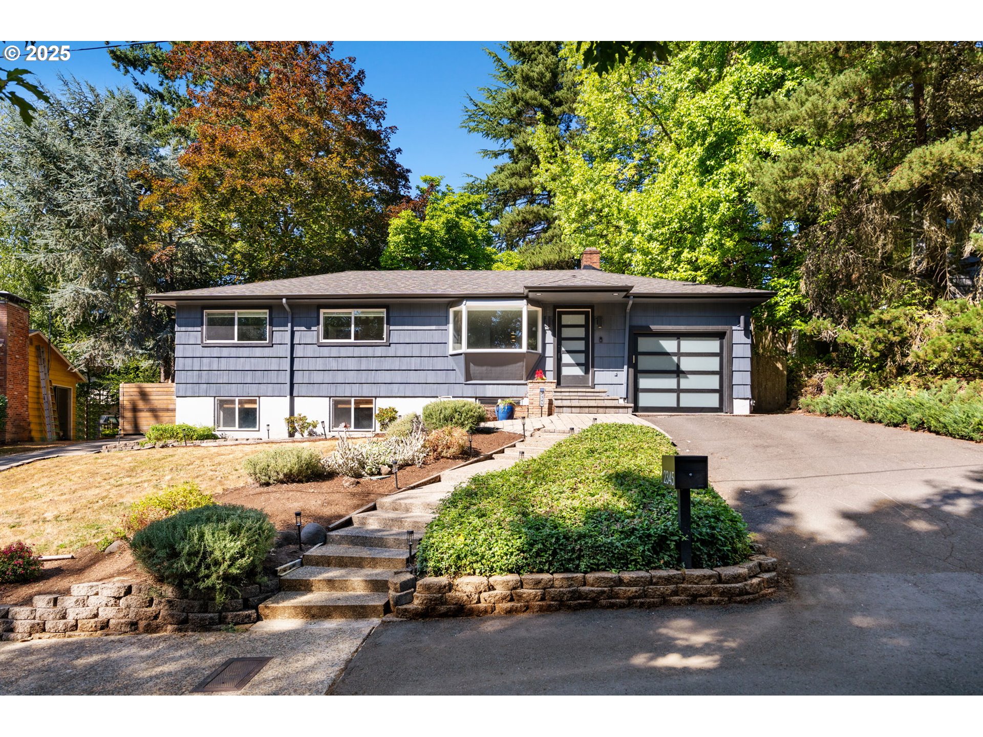 2345 SW DEWITT ST, Portland