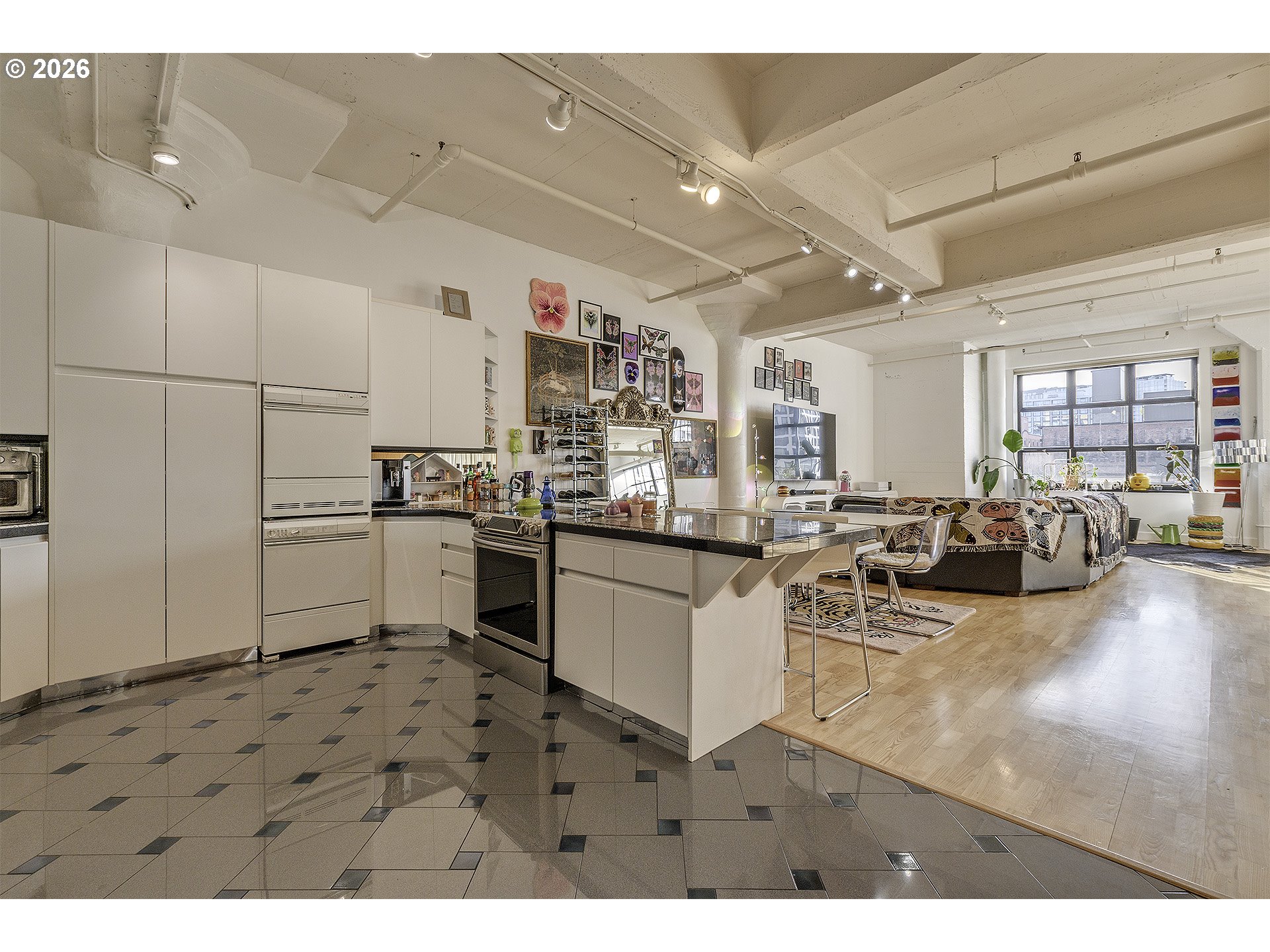 1314 NW IRVING ST 504