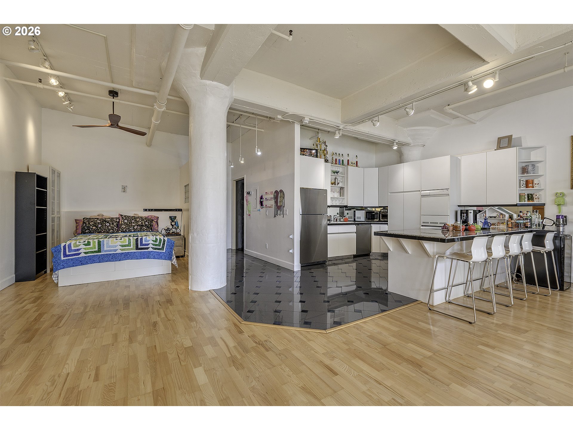 1314 NW IRVING ST 504