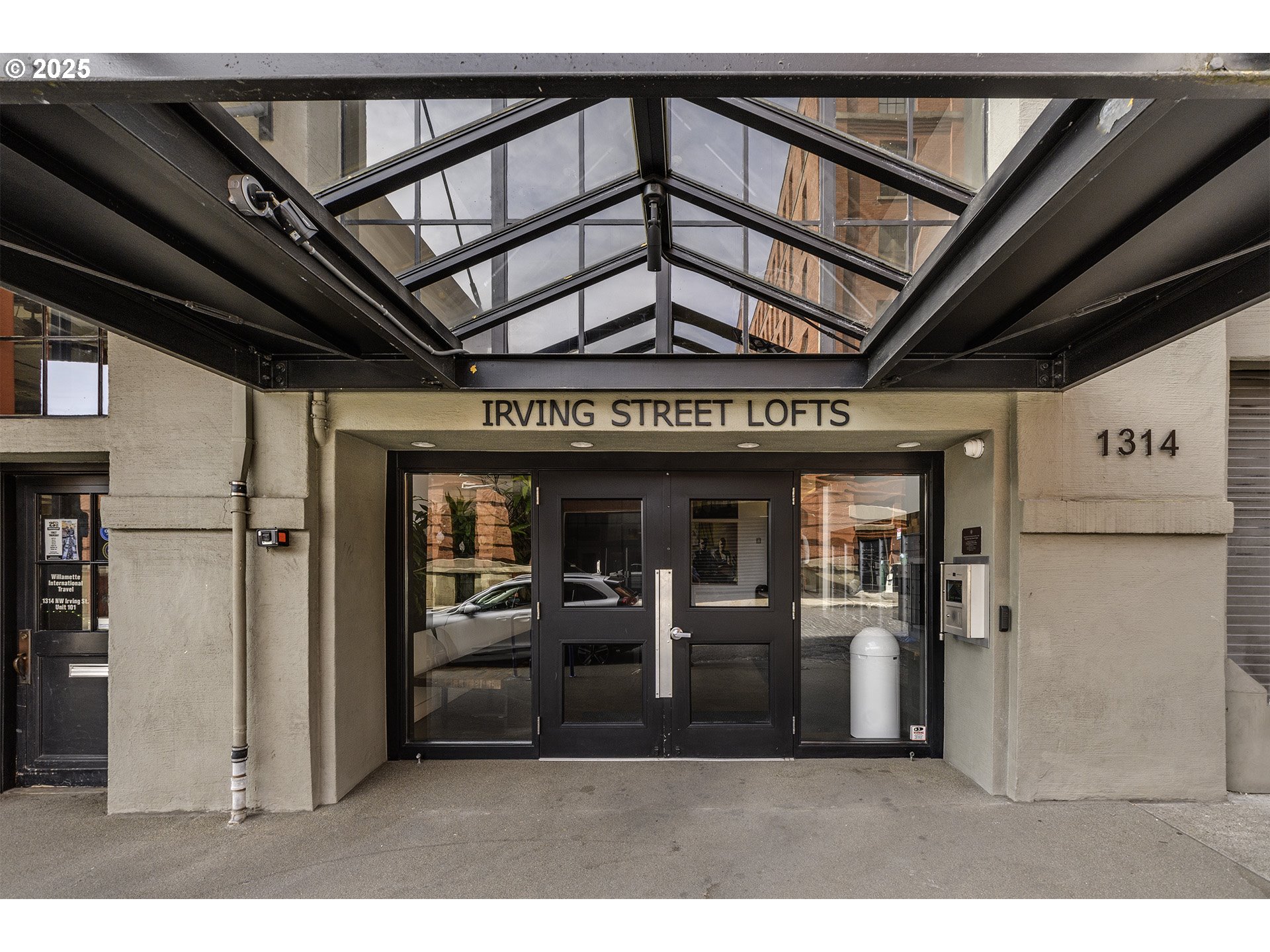 1314 NW IRVING ST 504