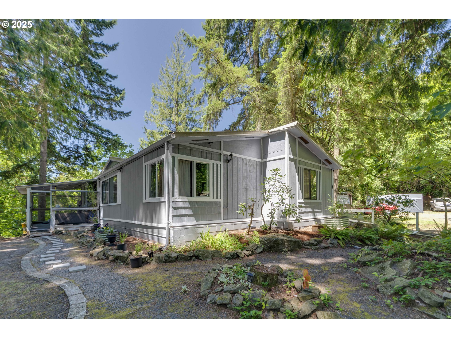 6420 OLD PACIFIC HWY 8