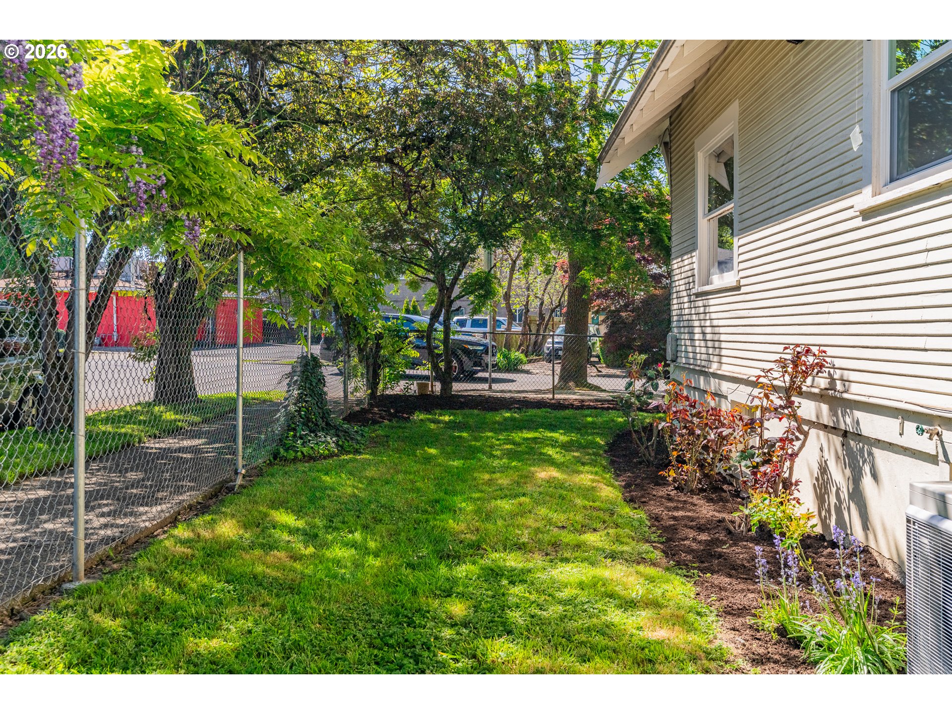 9806/9820 N MIDWAY AVE