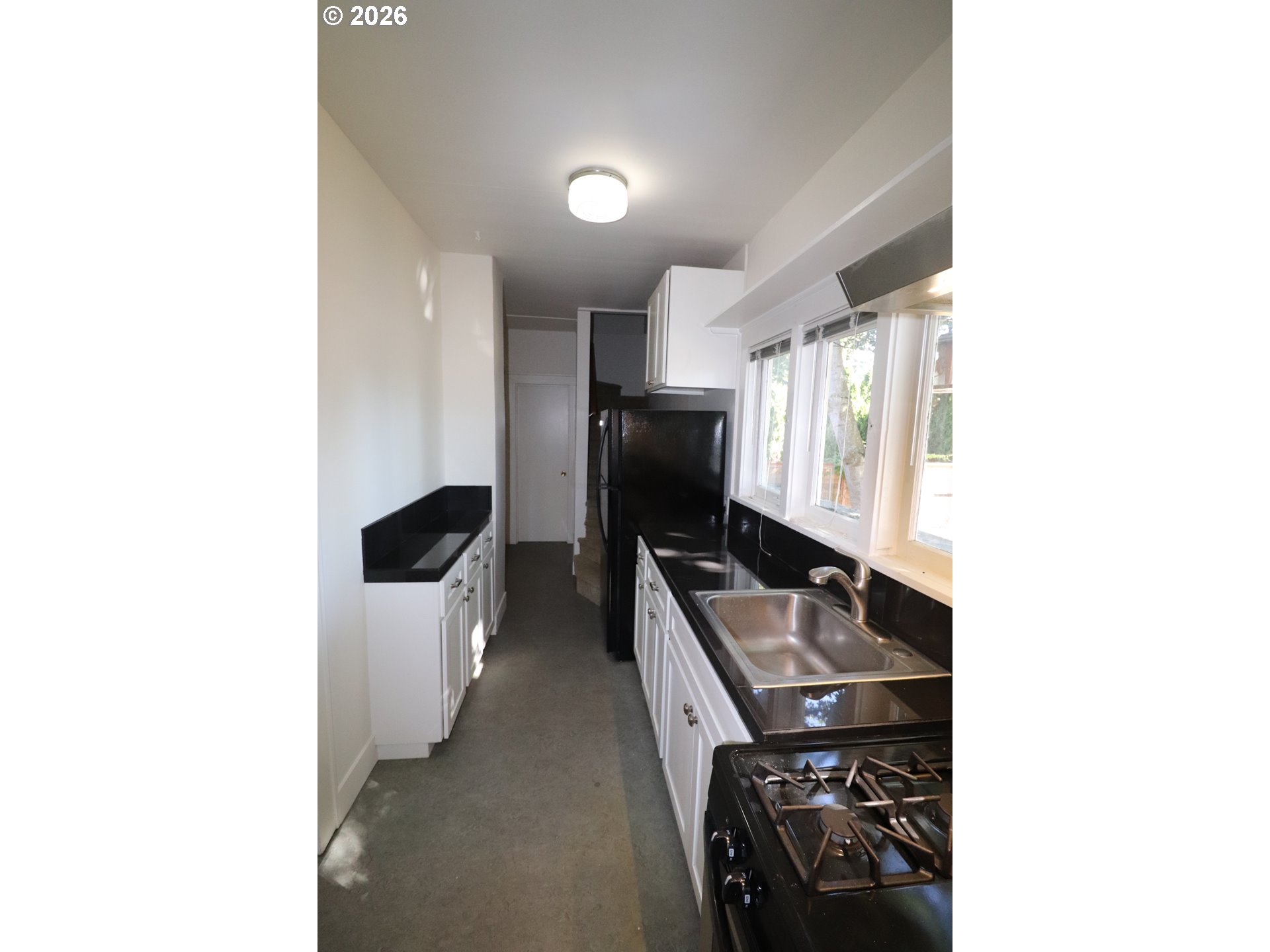 9806/9820 N MIDWAY AVE