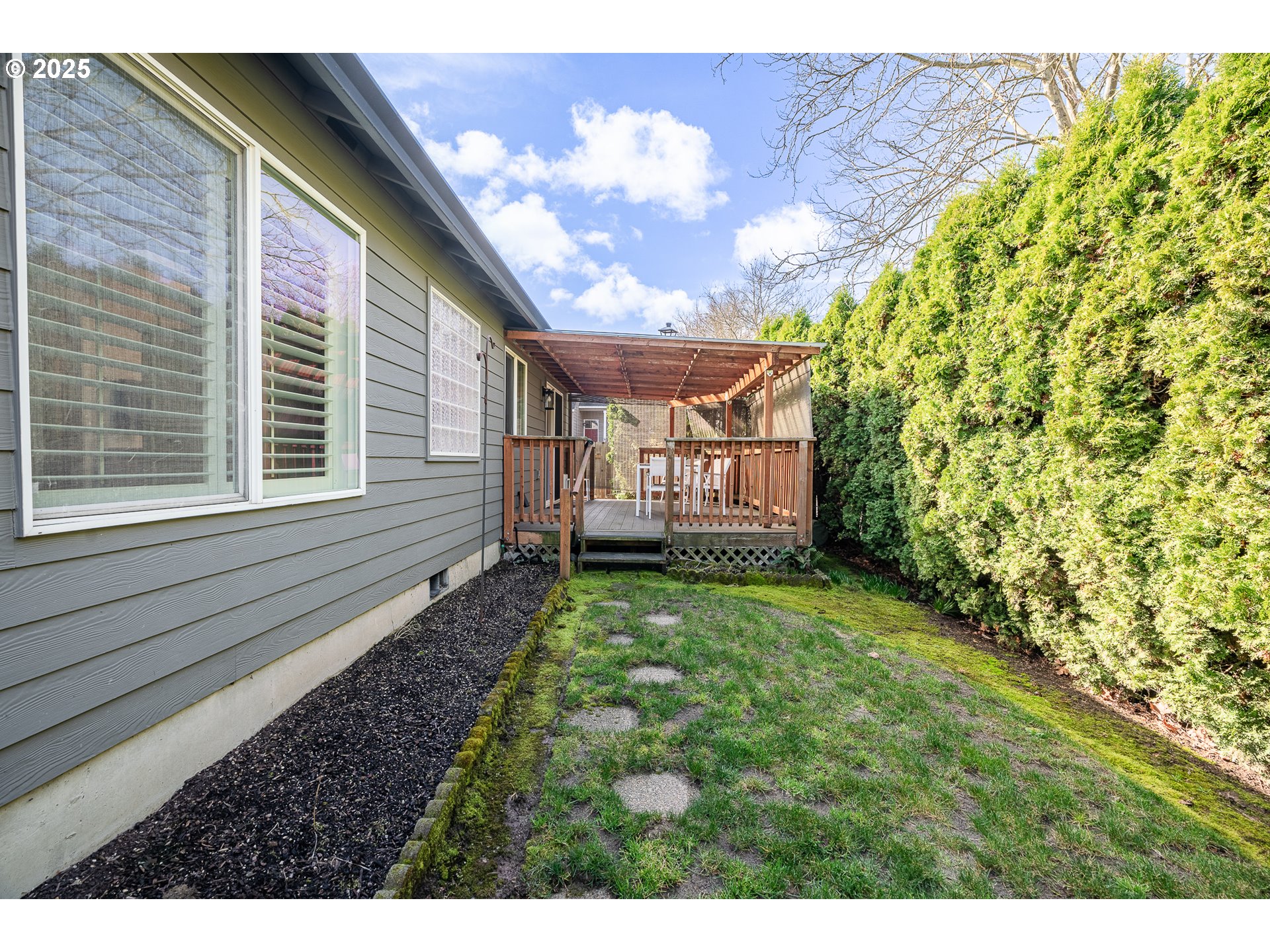 16977 NW OAKRIDGE DR