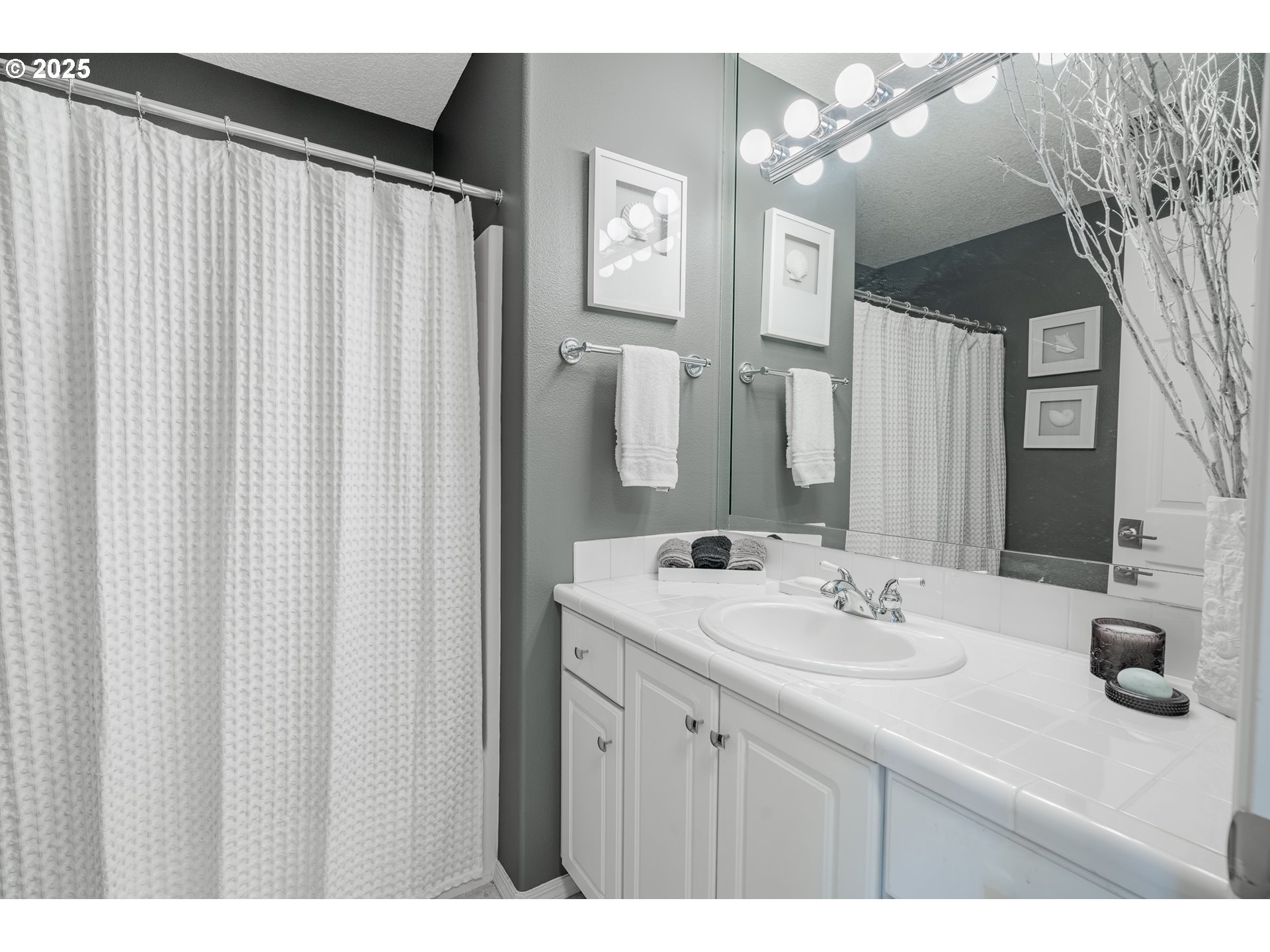 16977 NW OAKRIDGE DR