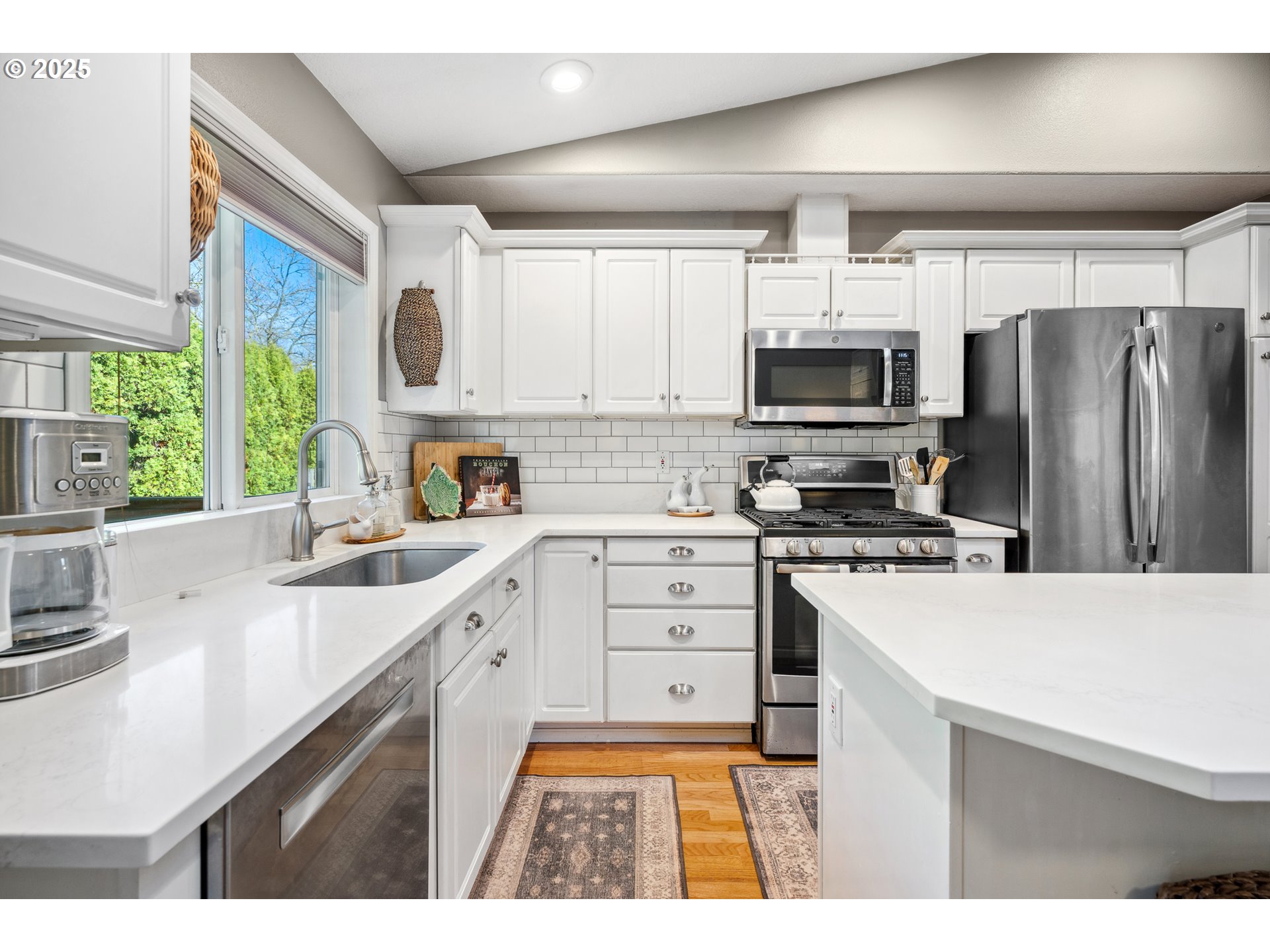 16977 NW OAKRIDGE DR