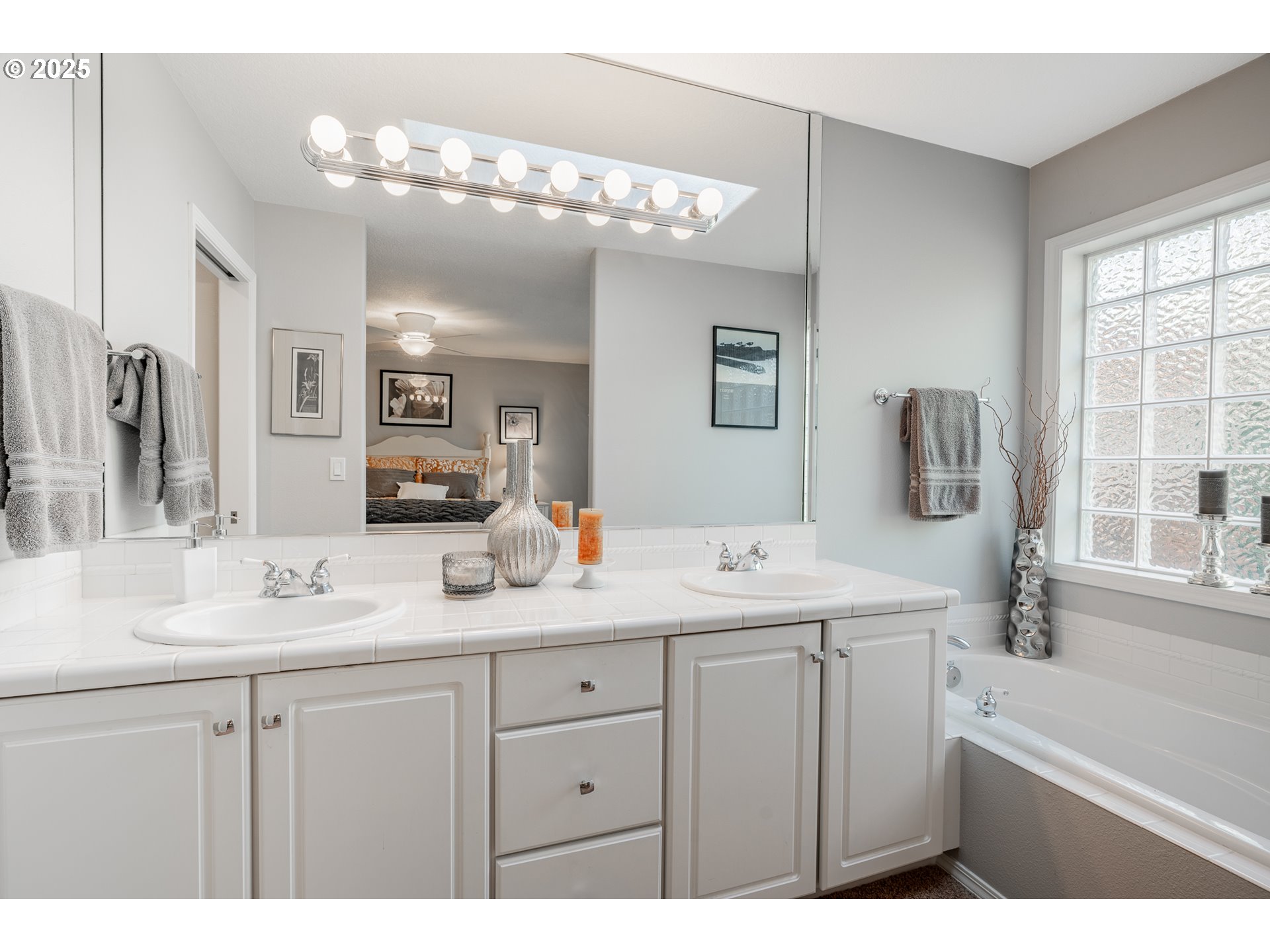 16977 NW OAKRIDGE DR