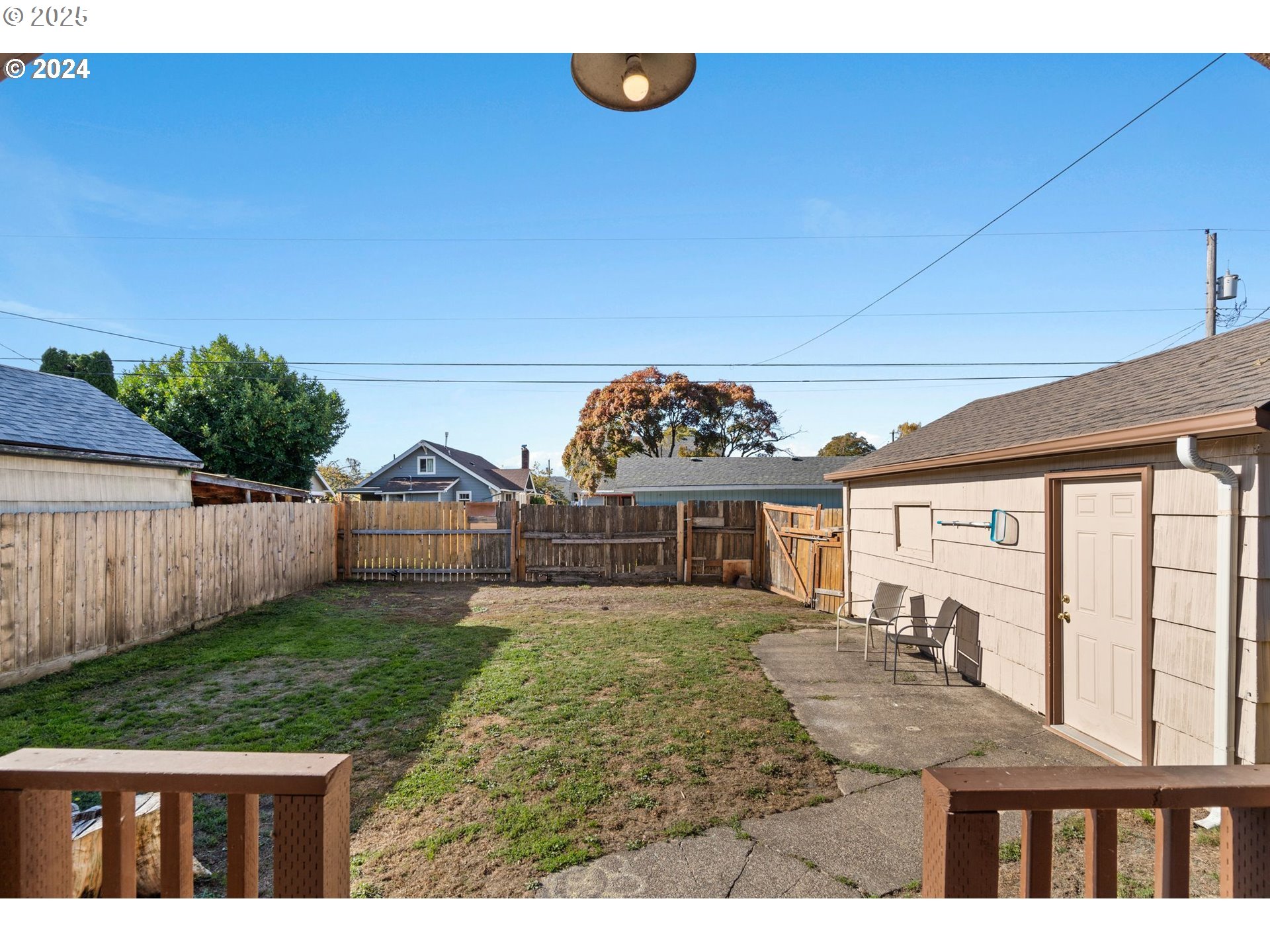 527 OREGON WAY