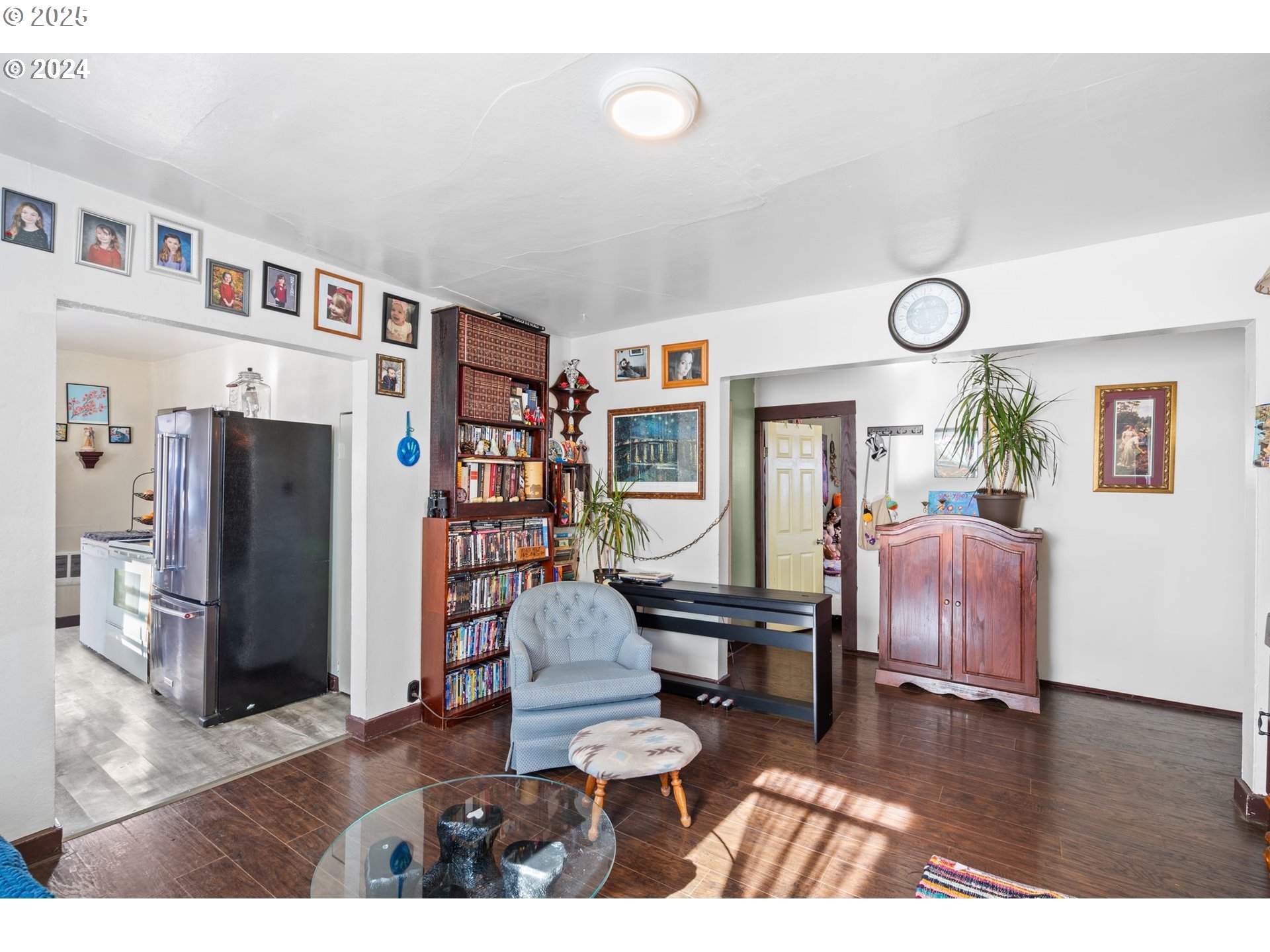527 OREGON WAY