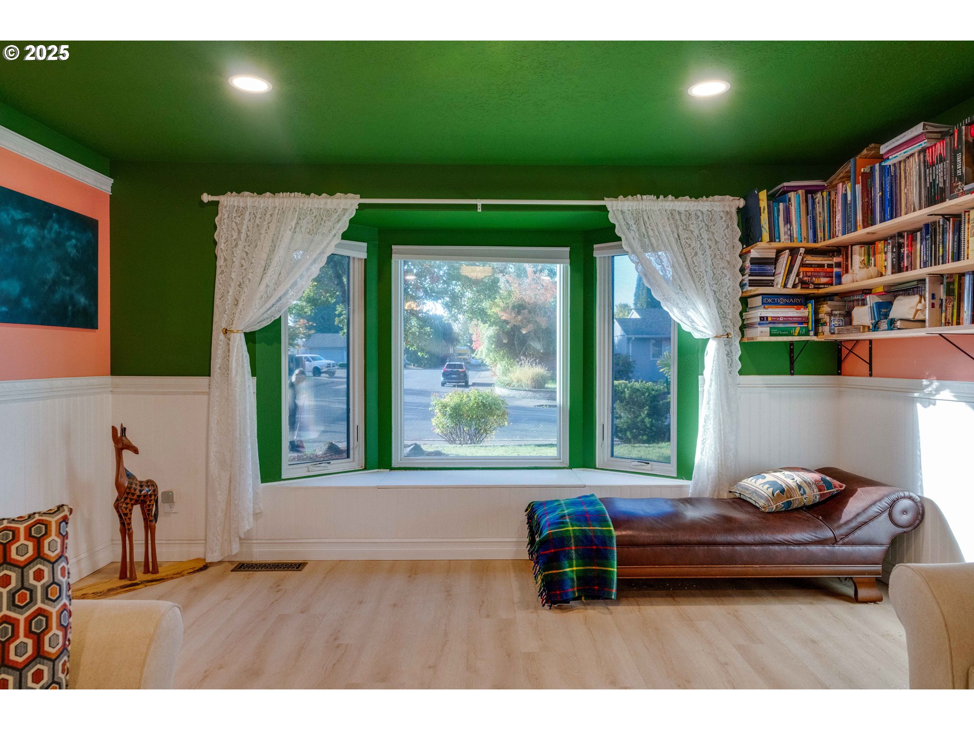 2215 E OAK DR, Newberg