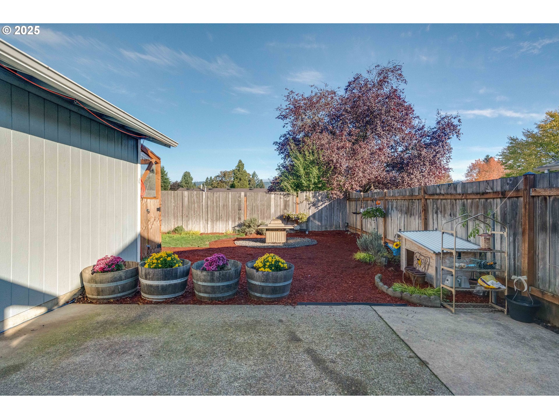 2215 E OAK DR, Newberg