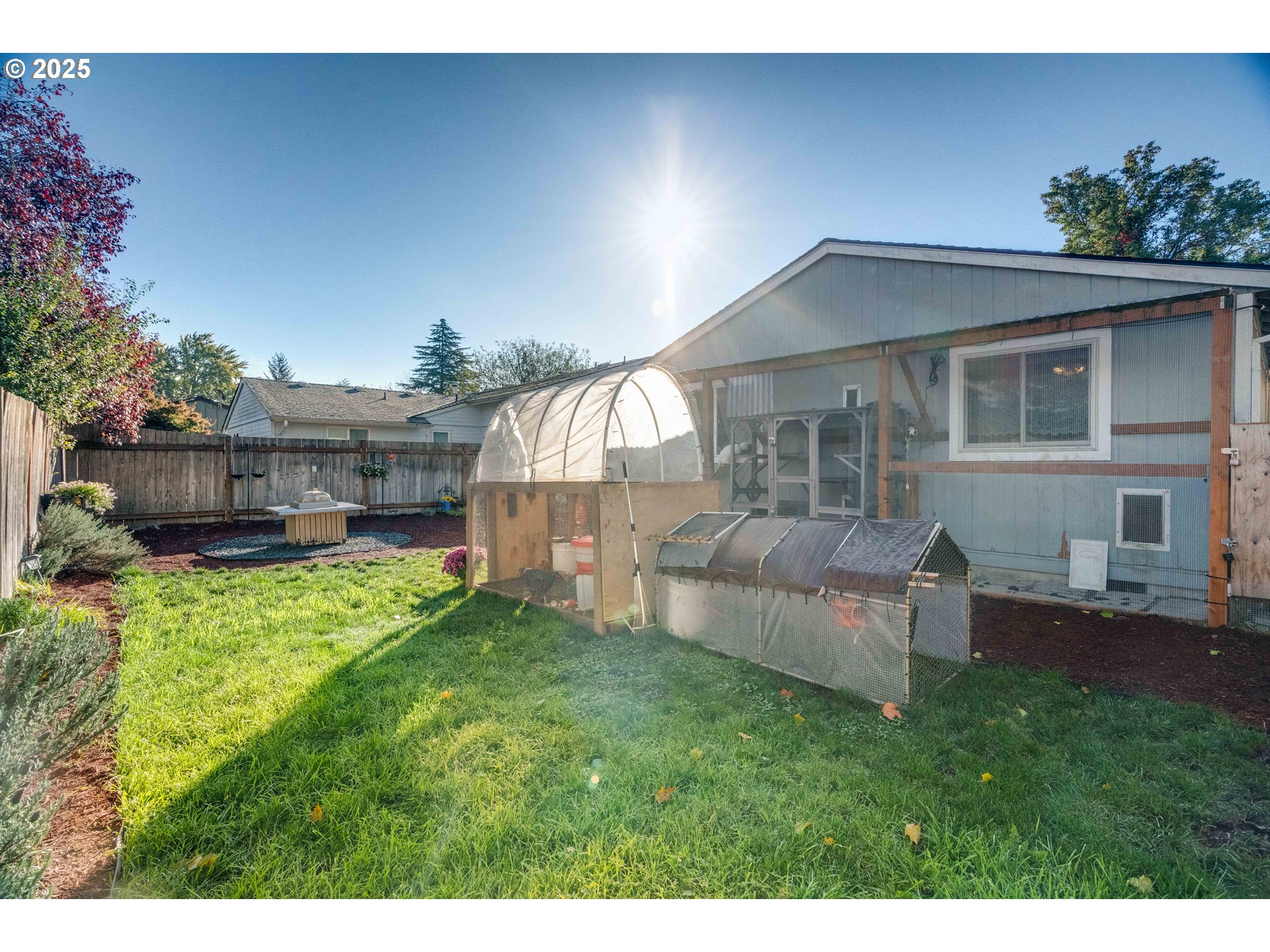 2215 E OAK DR, Newberg