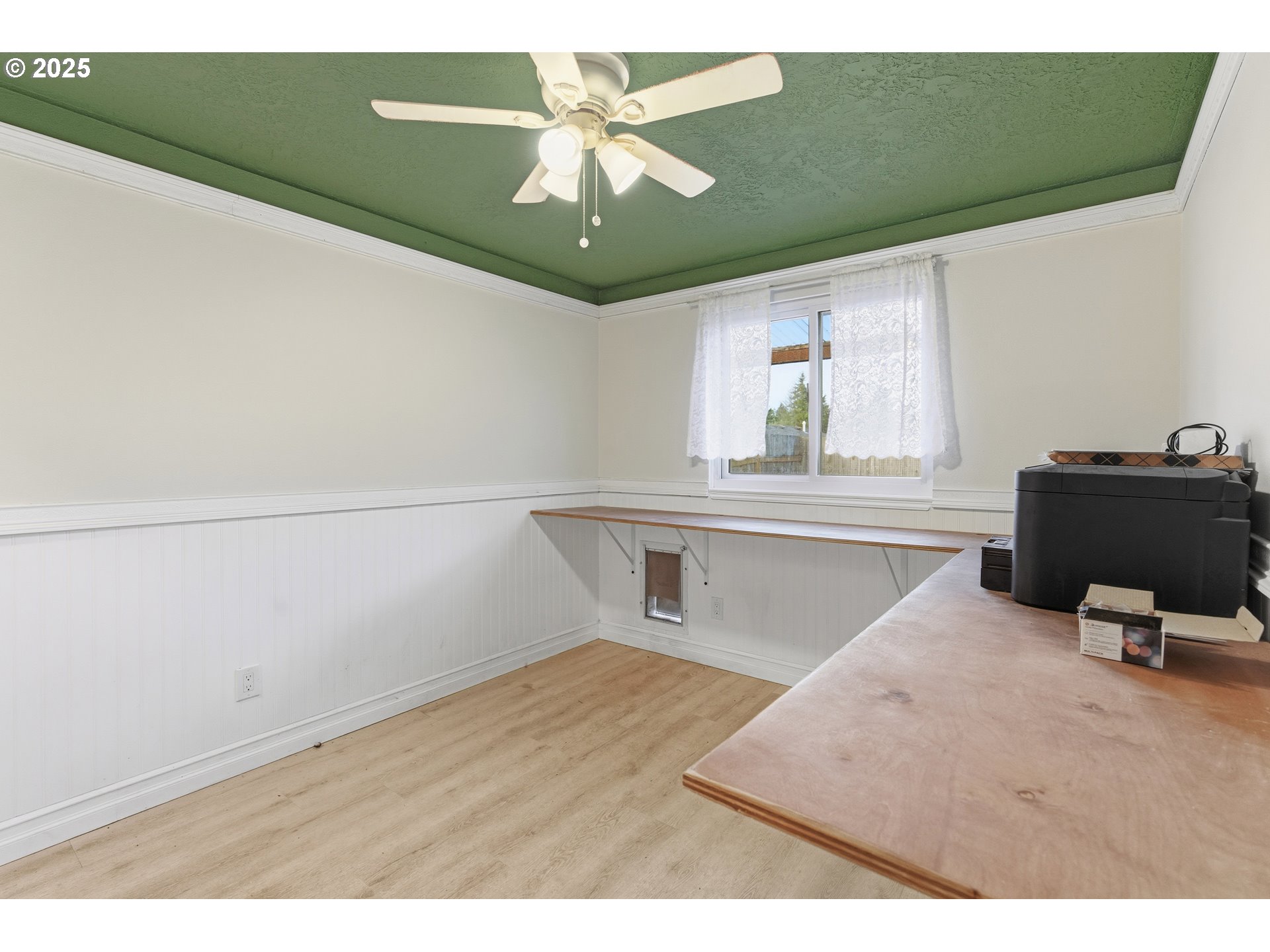 2215 E OAK DR, Newberg