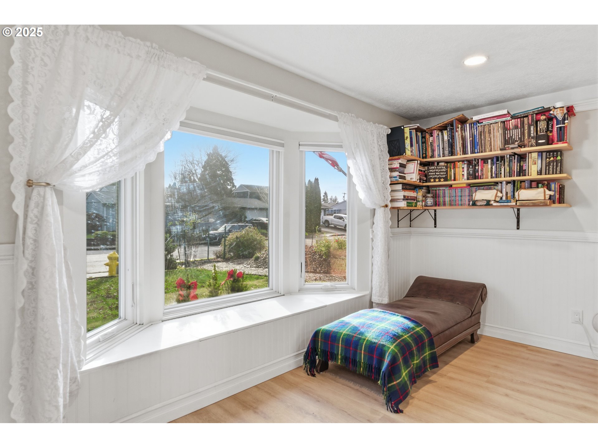 2215 E OAK DR, Newberg