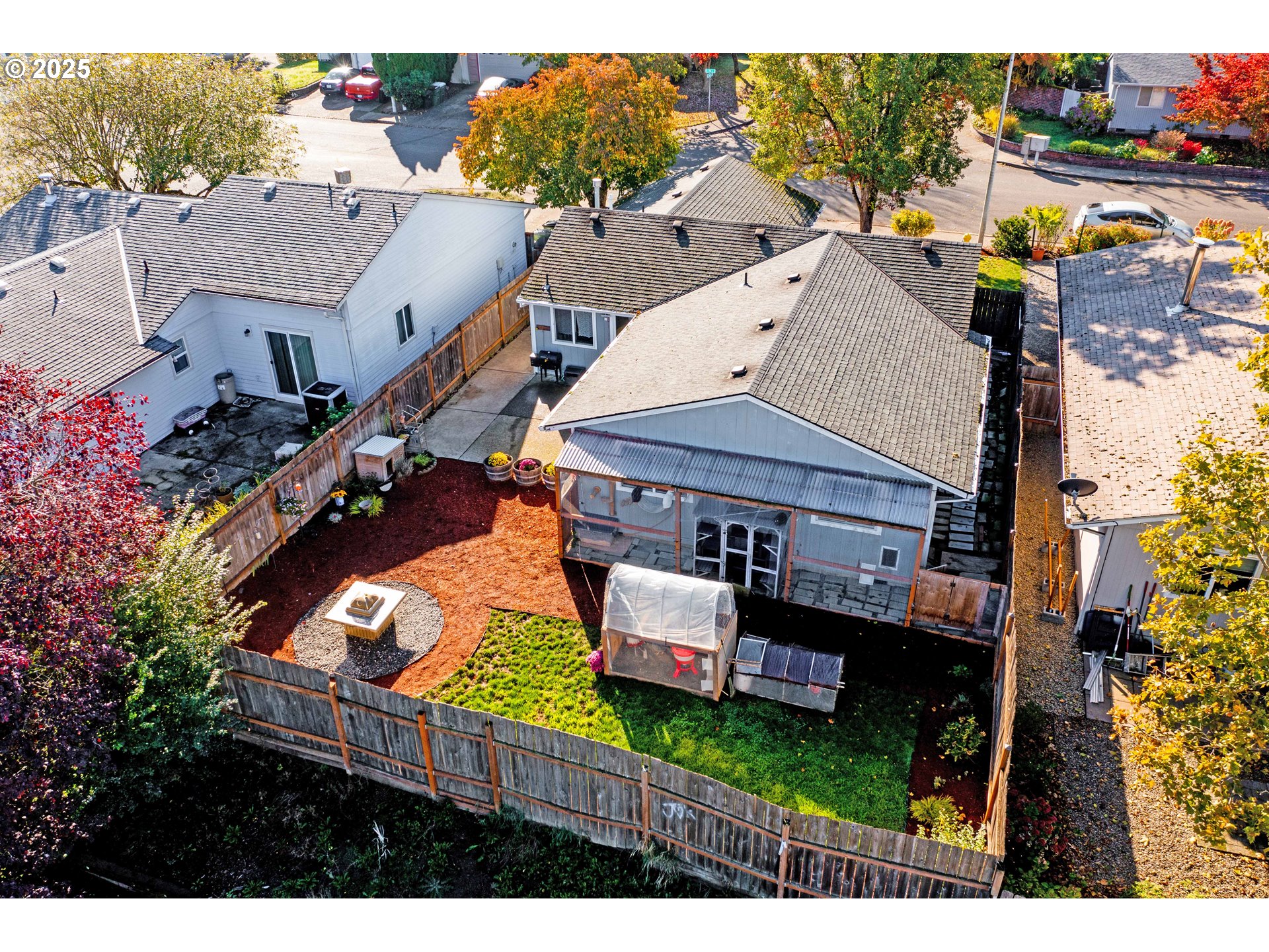 2215 E OAK DR, Newberg