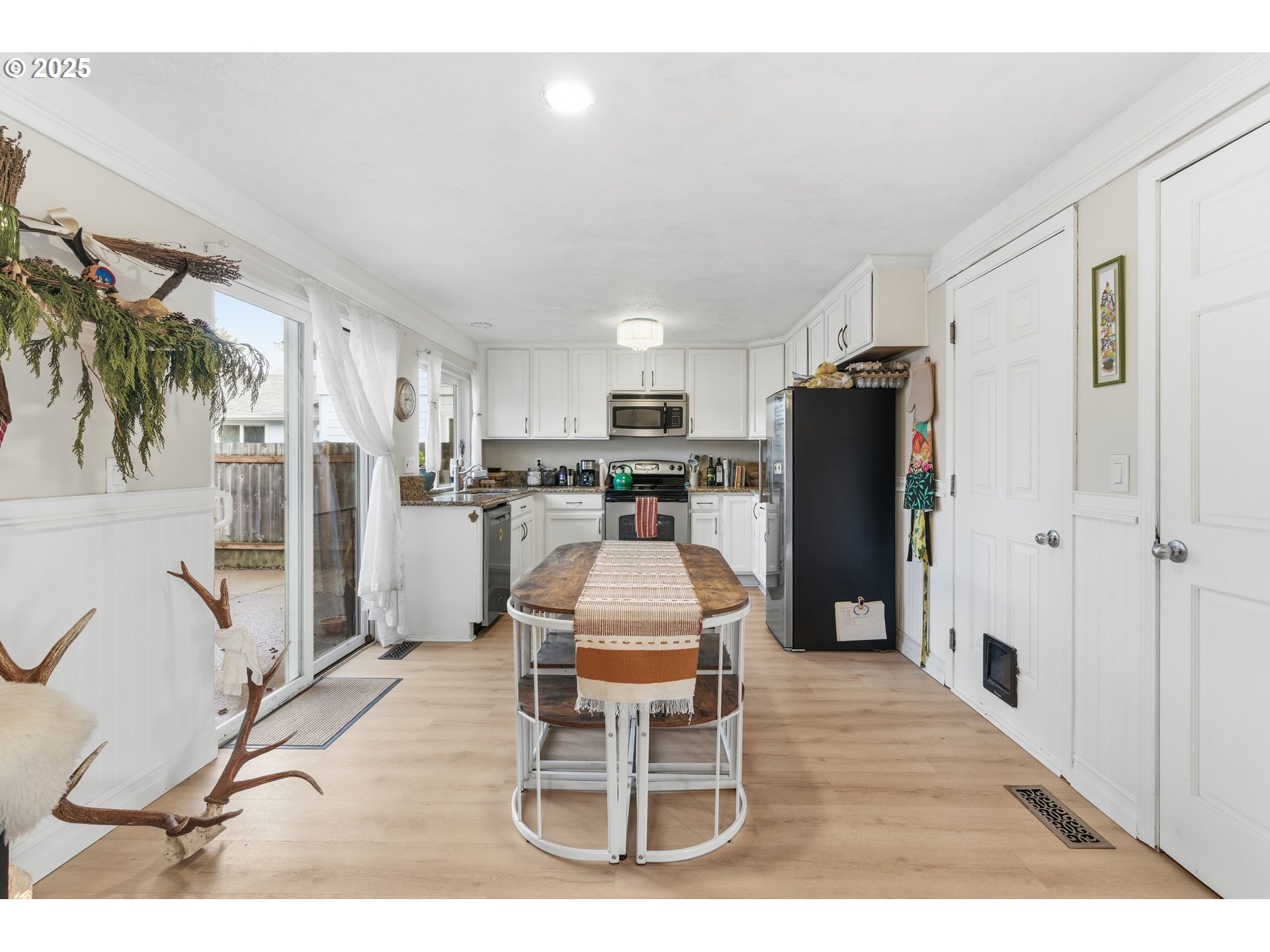 2215 E OAK DR, Newberg