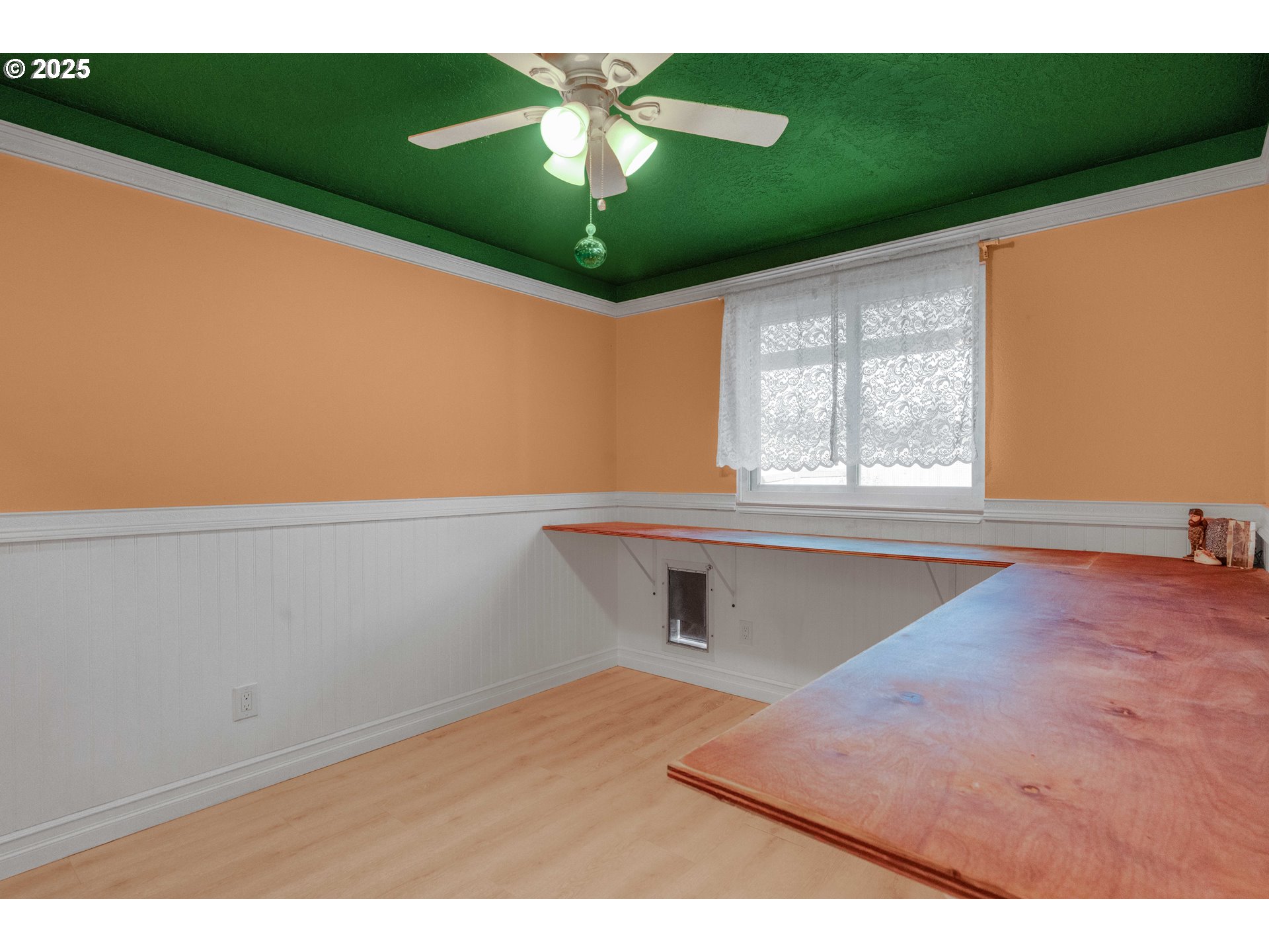 2215 E OAK DR, Newberg