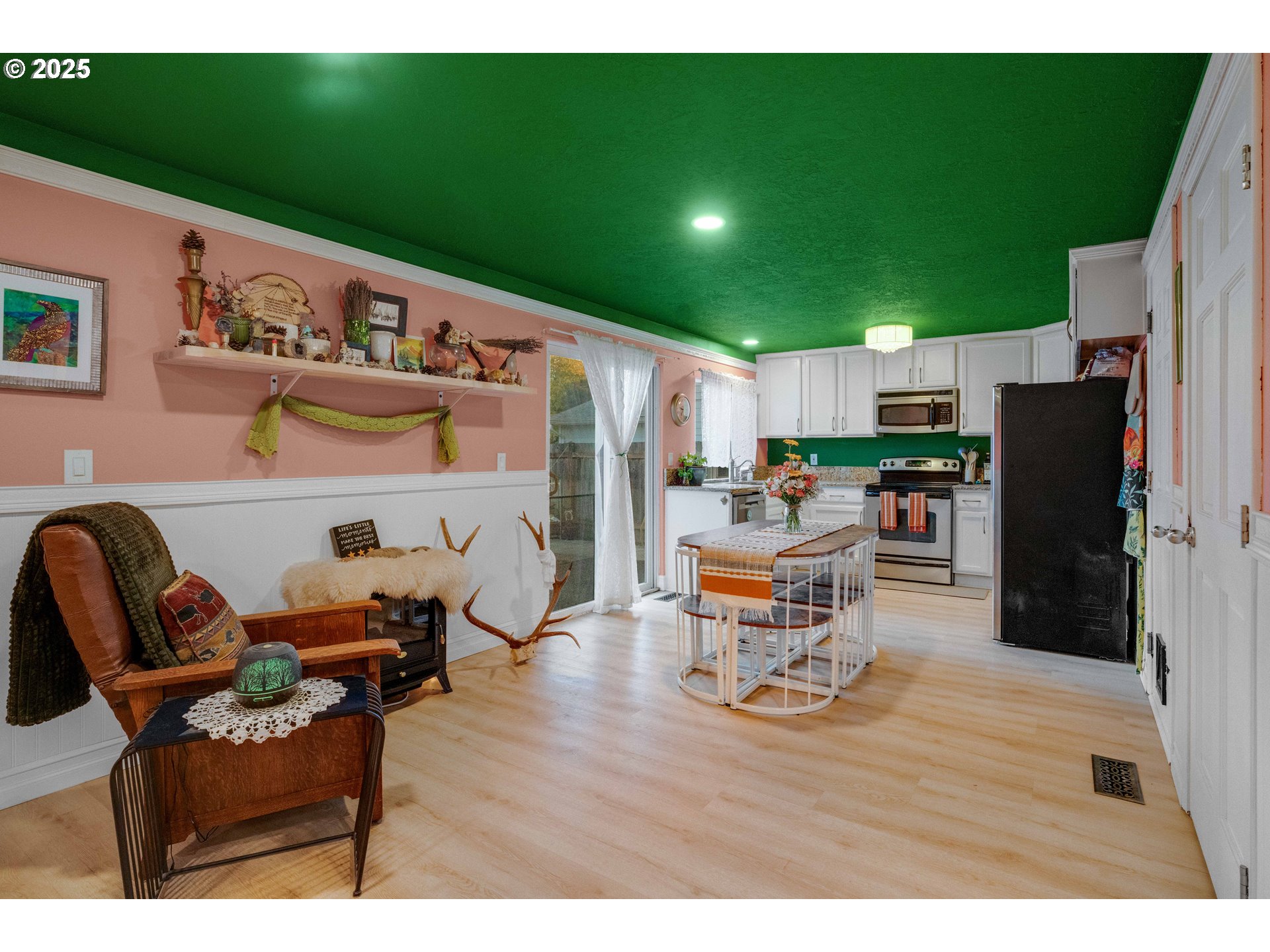 2215 E OAK DR, Newberg