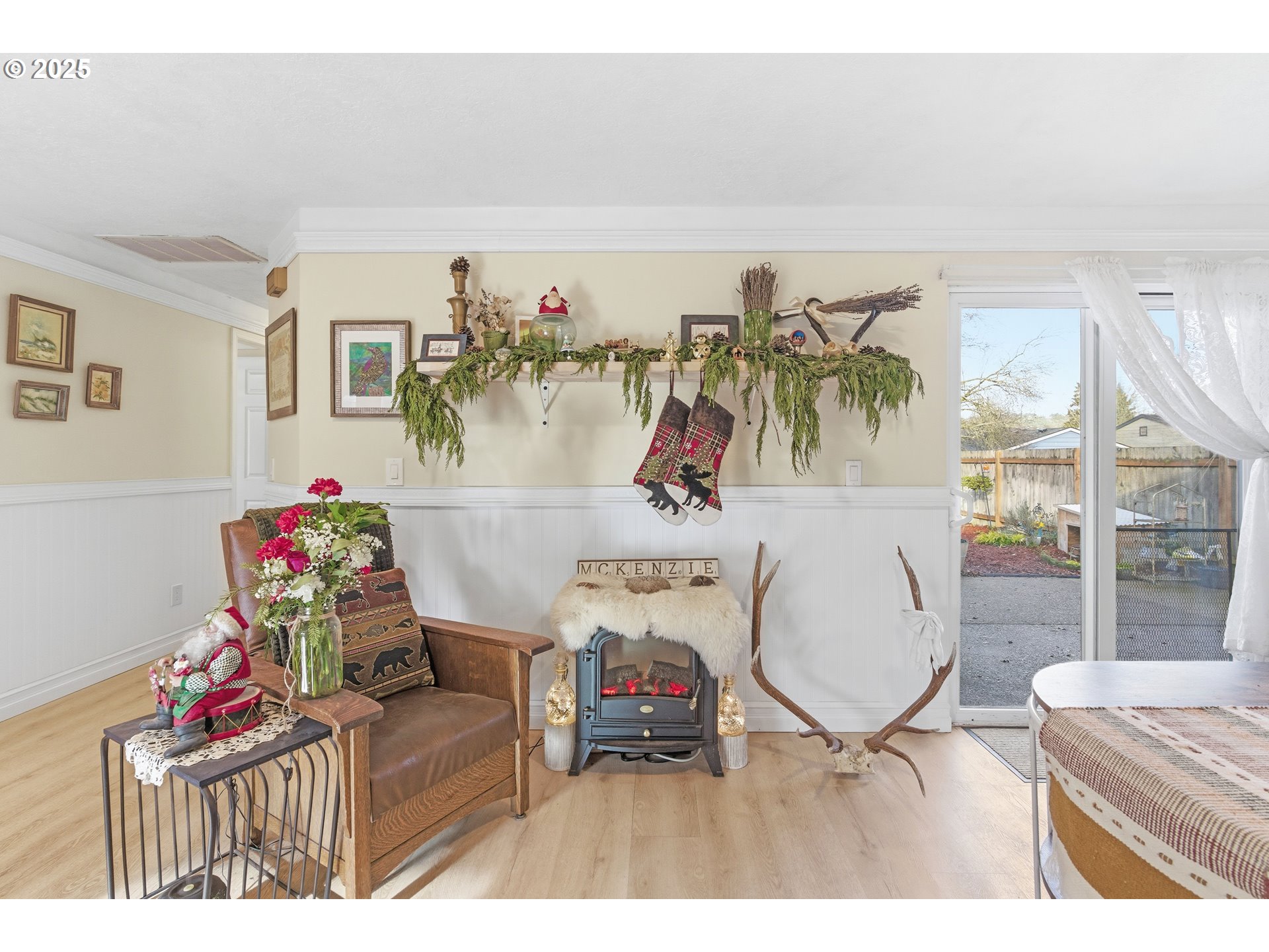 2215 E OAK DR, Newberg