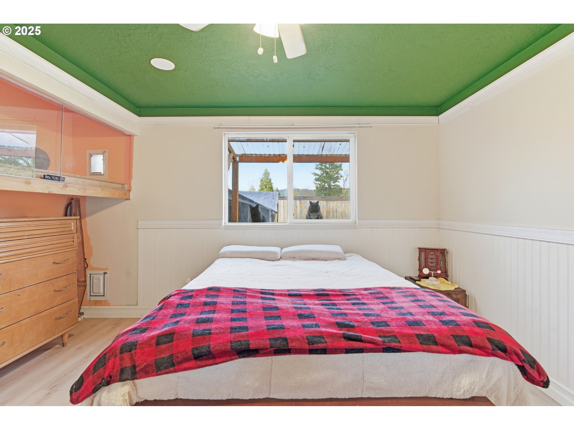 2215 E OAK DR, Newberg