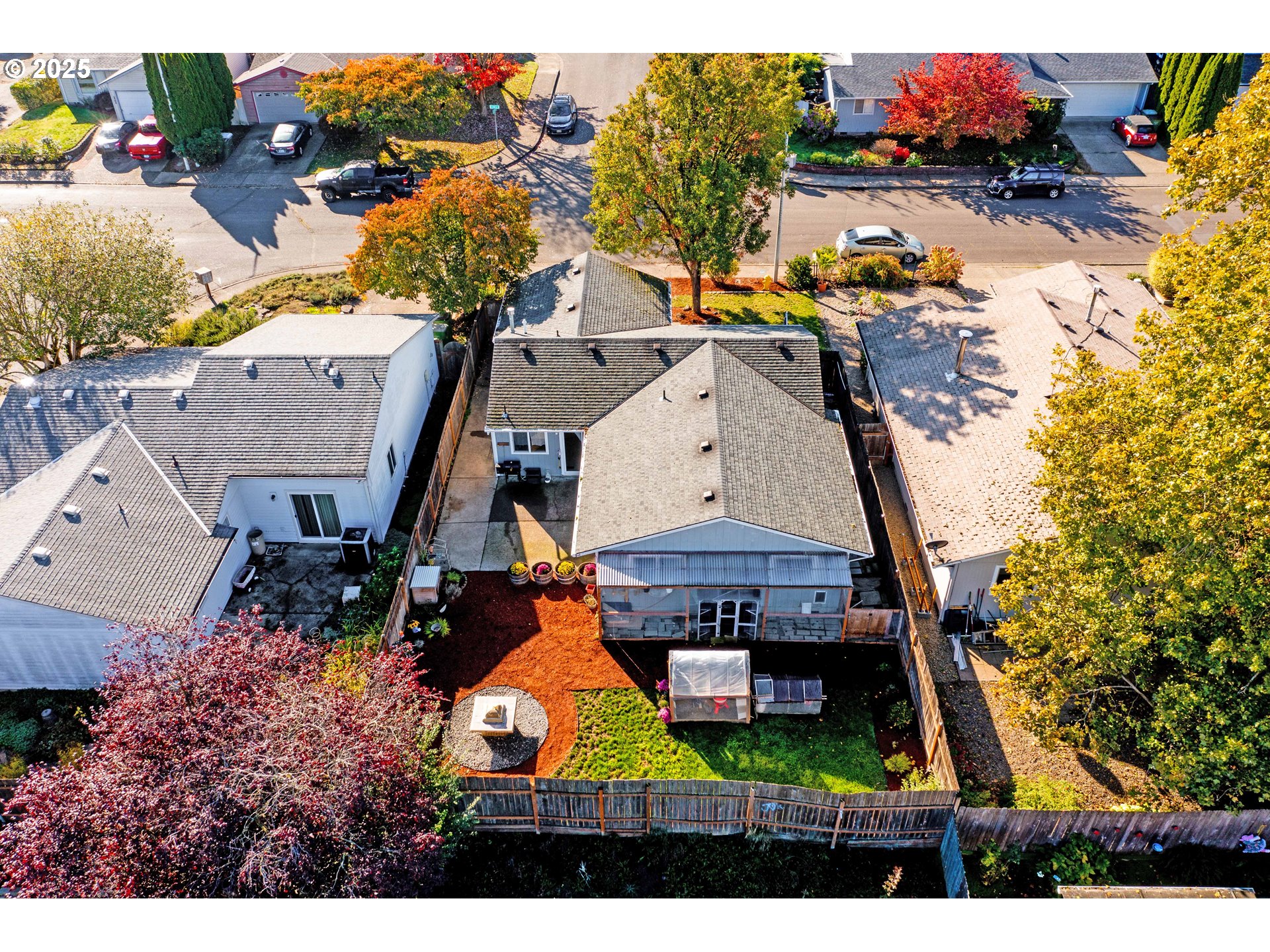 2215 E OAK DR, Newberg