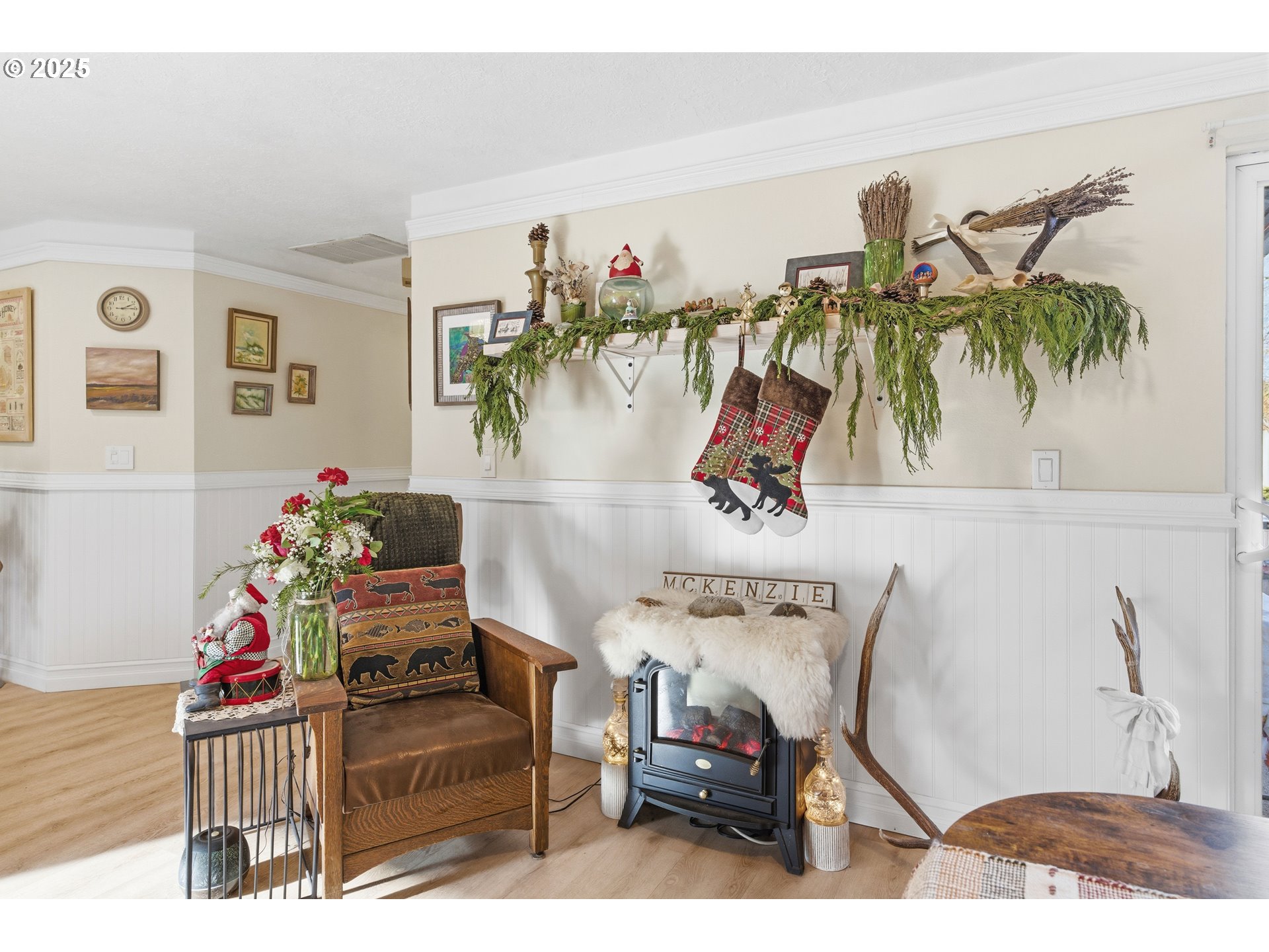 2215 E OAK DR, Newberg