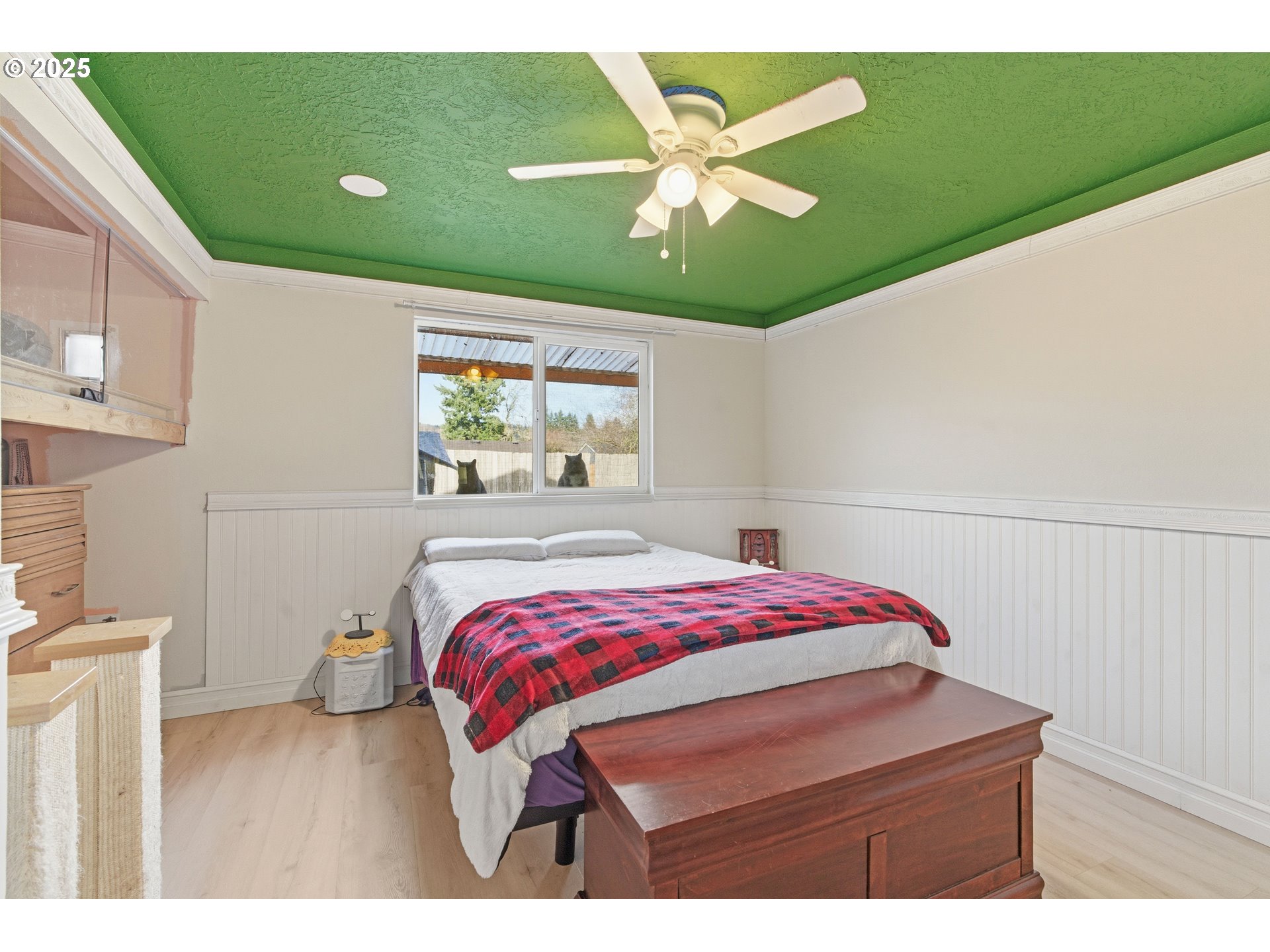 2215 E OAK DR, Newberg